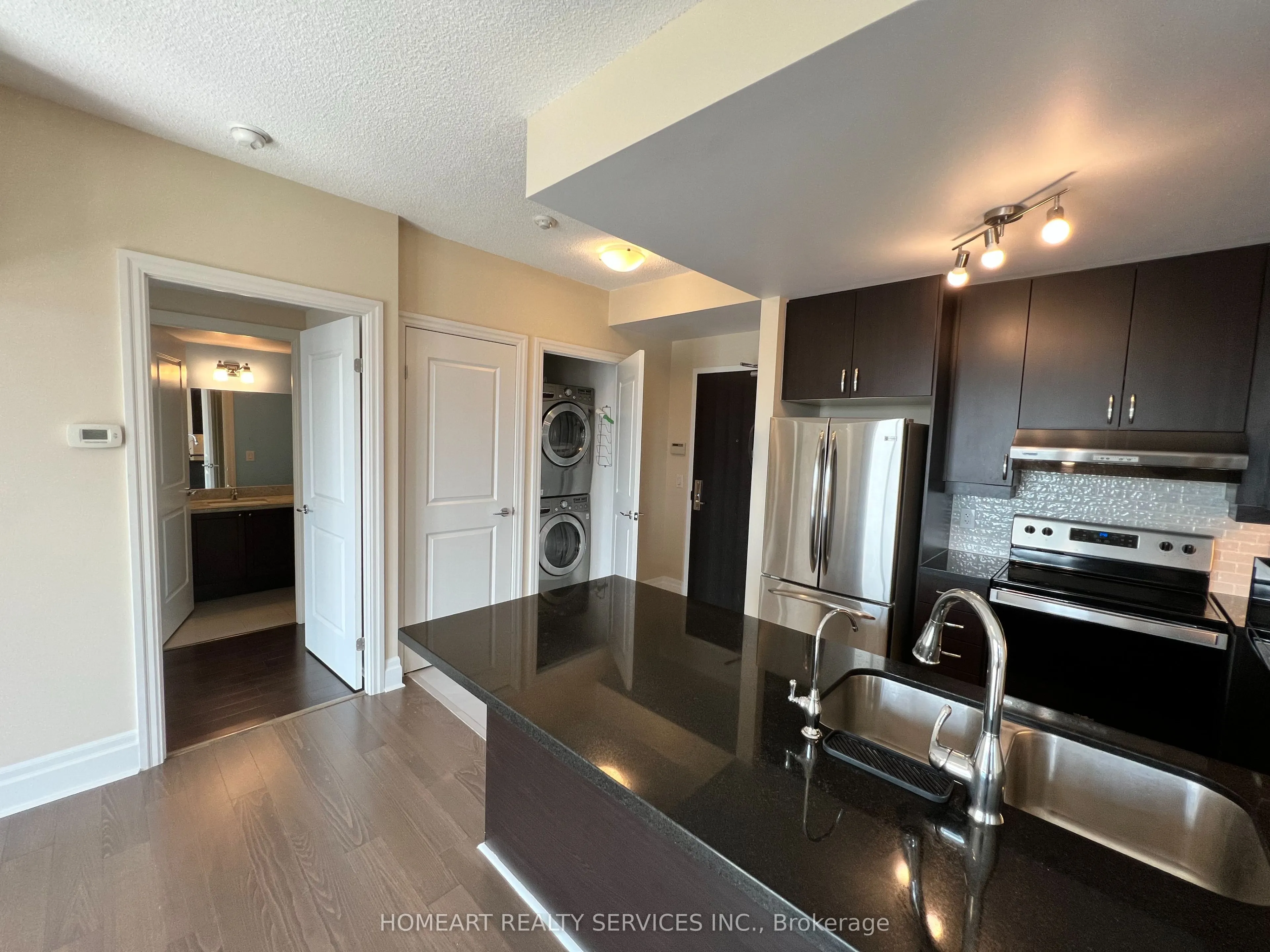 151 Upper Duke Crescent, #1102