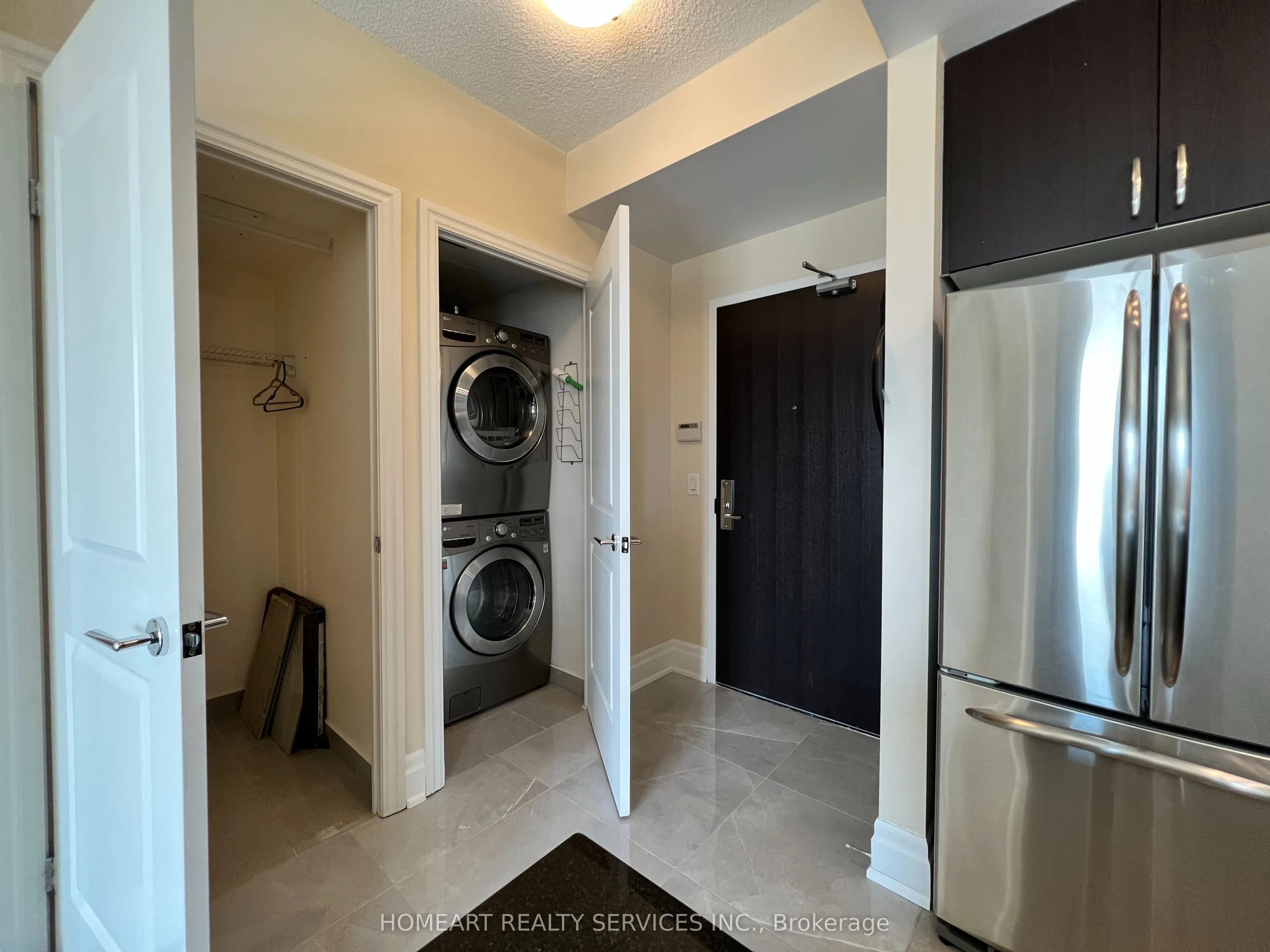 151 Upper Duke Crescent, #1102
