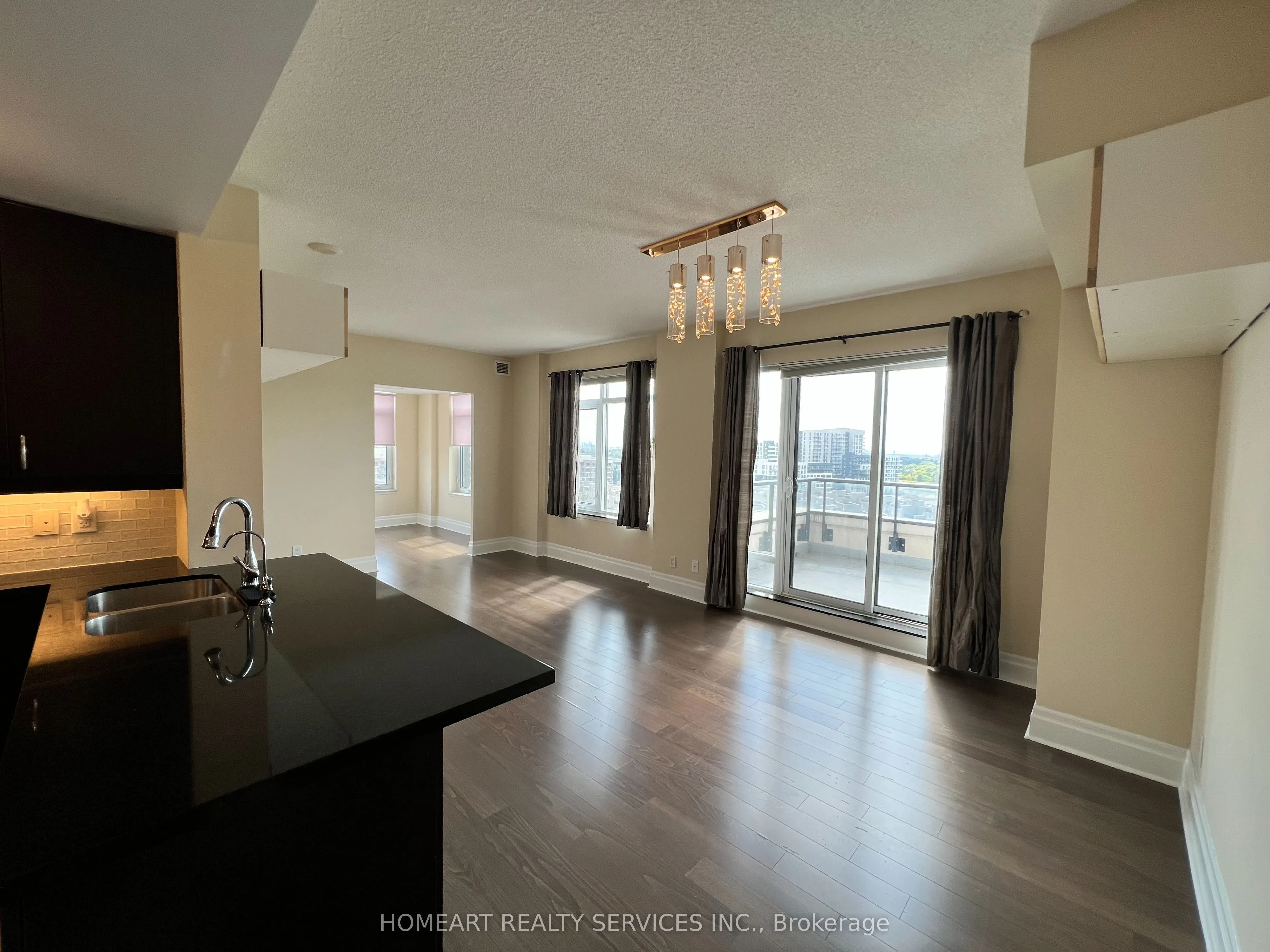 151 Upper Duke Crescent, #1102