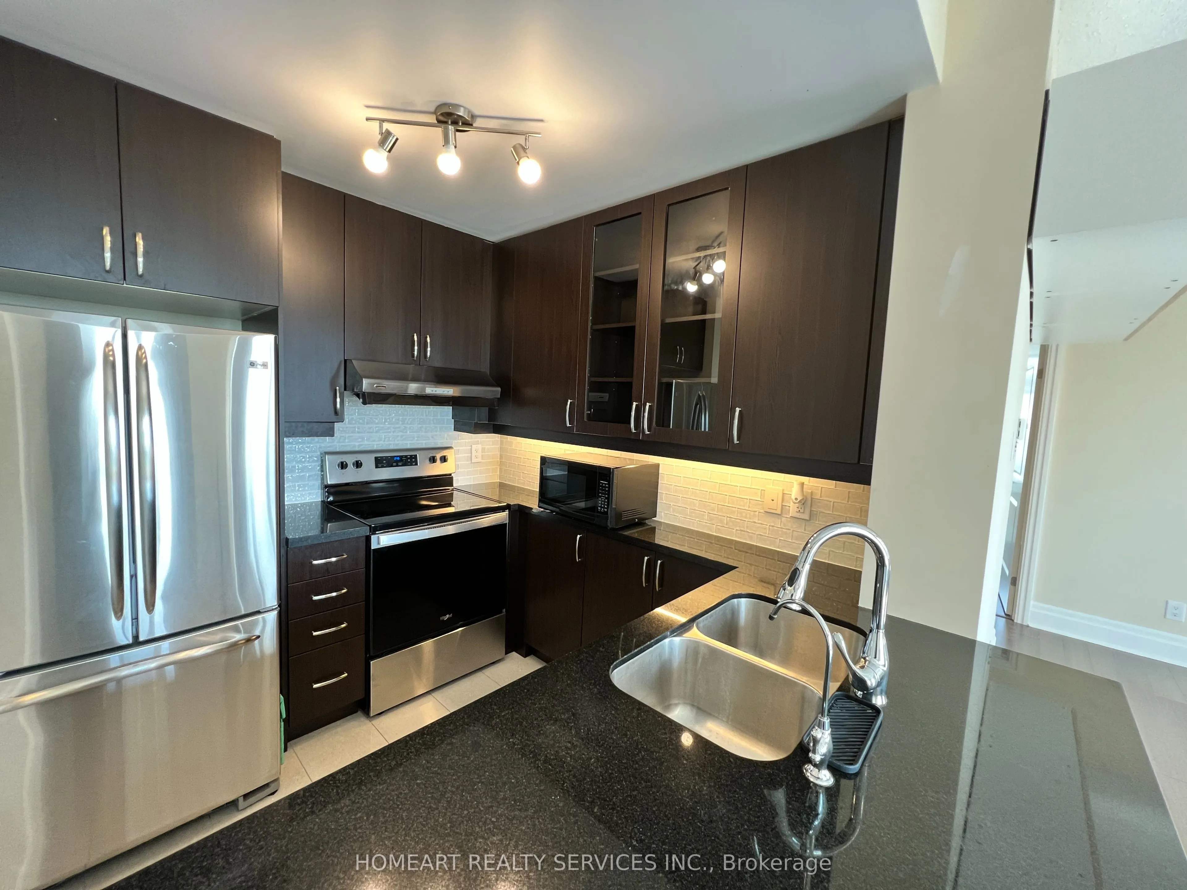 151 Upper Duke Crescent, #1102