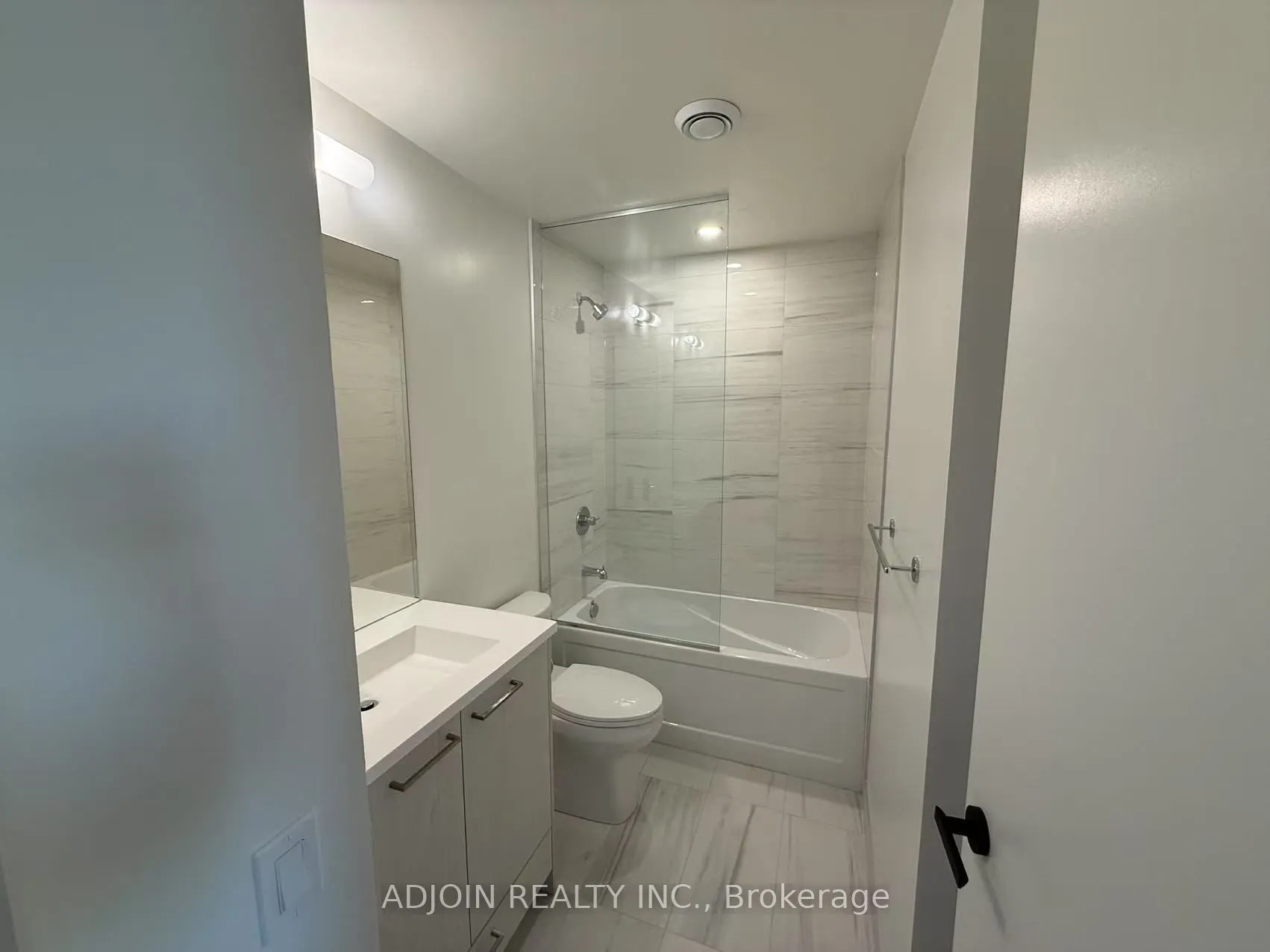 28 Interchange Way, #3315