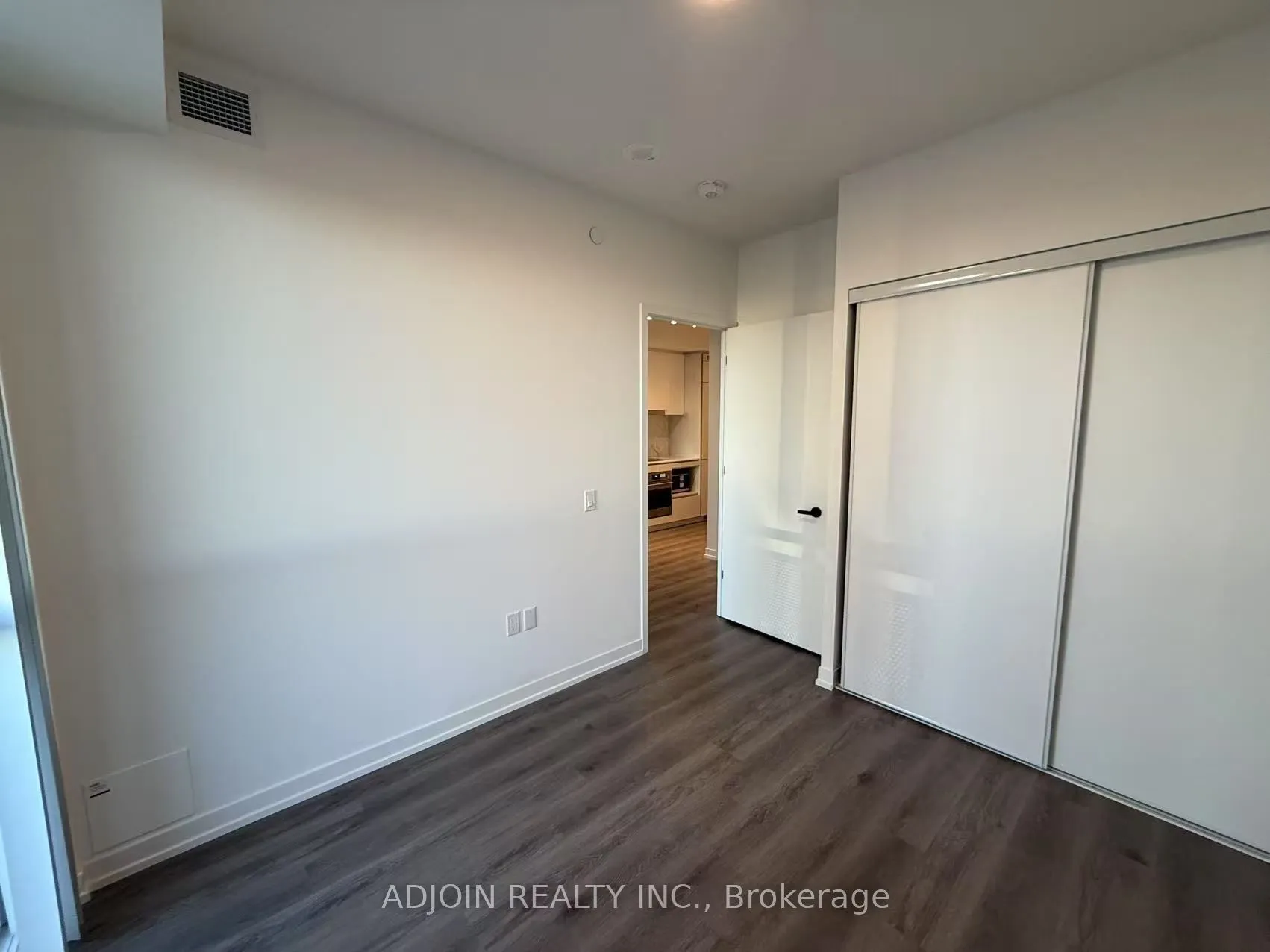28 Interchange Way, #3315