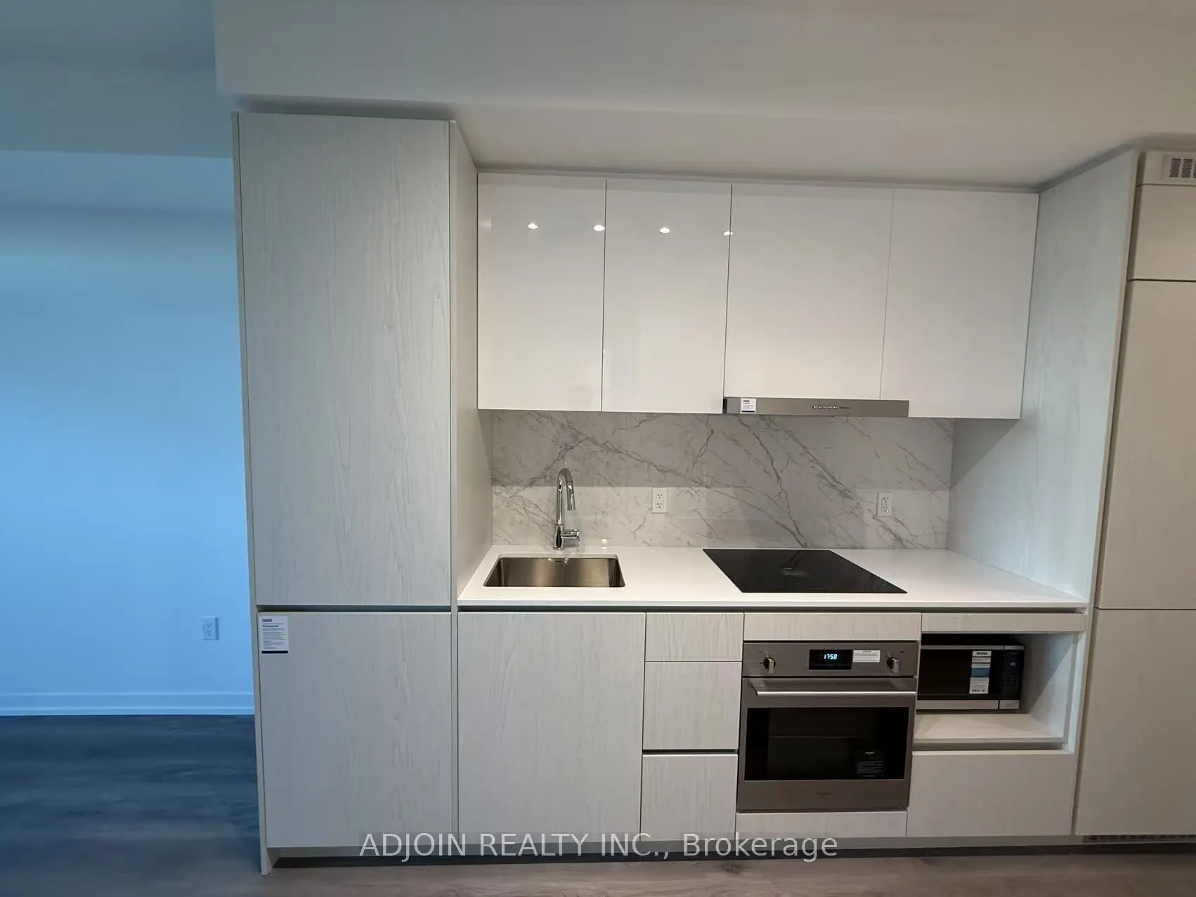 28 Interchange Way, #3315
