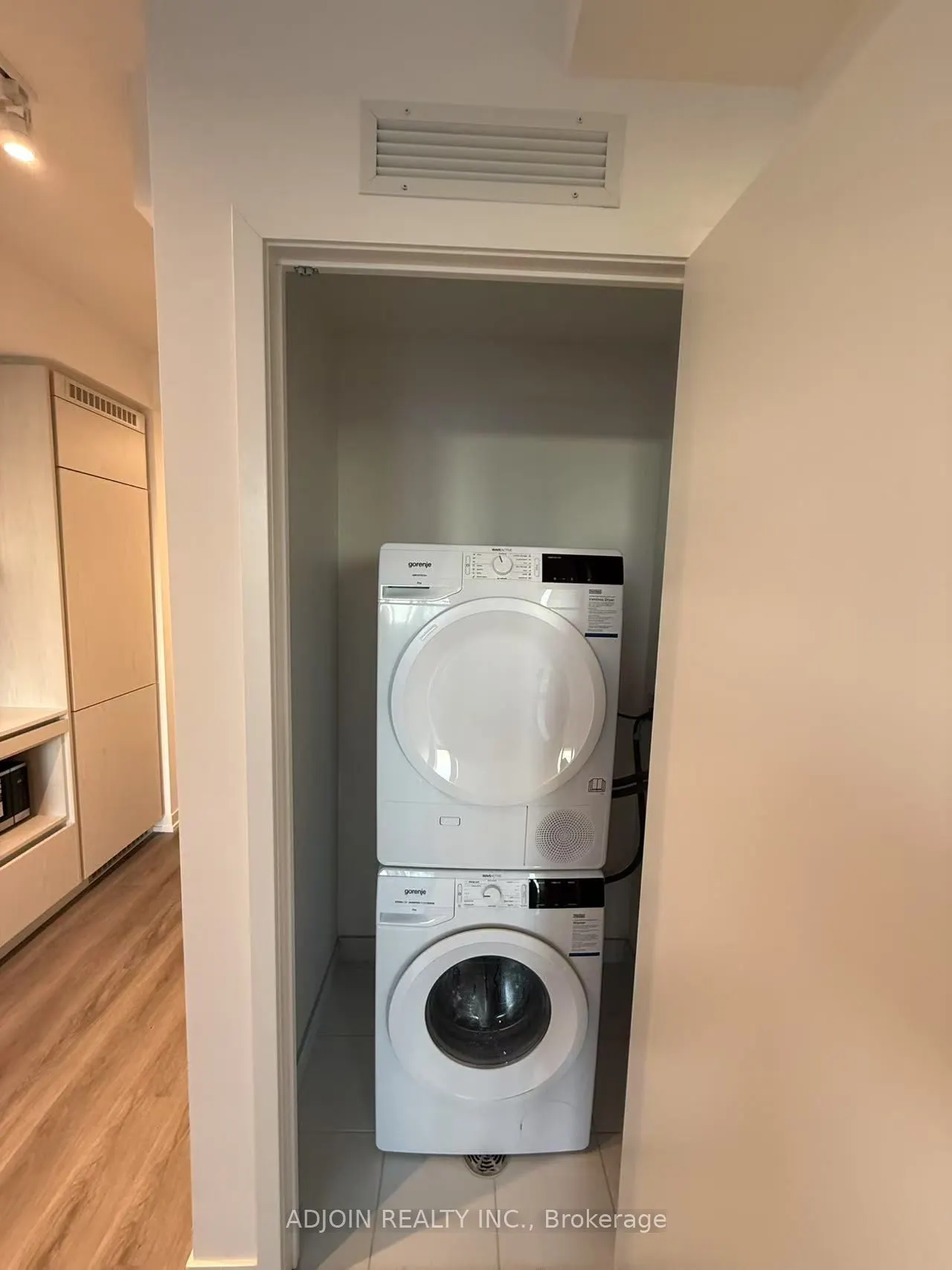 28 Interchange Way, #3315