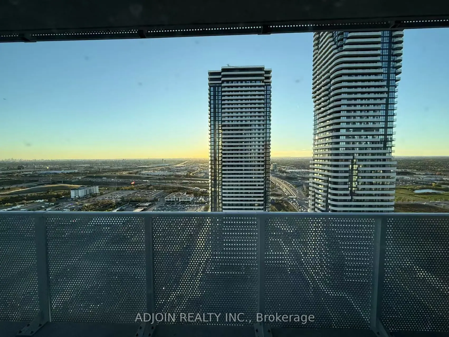 28 Interchange Way, #3315