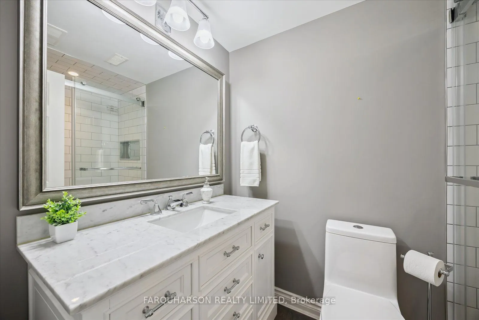 15 Skyridge Court
