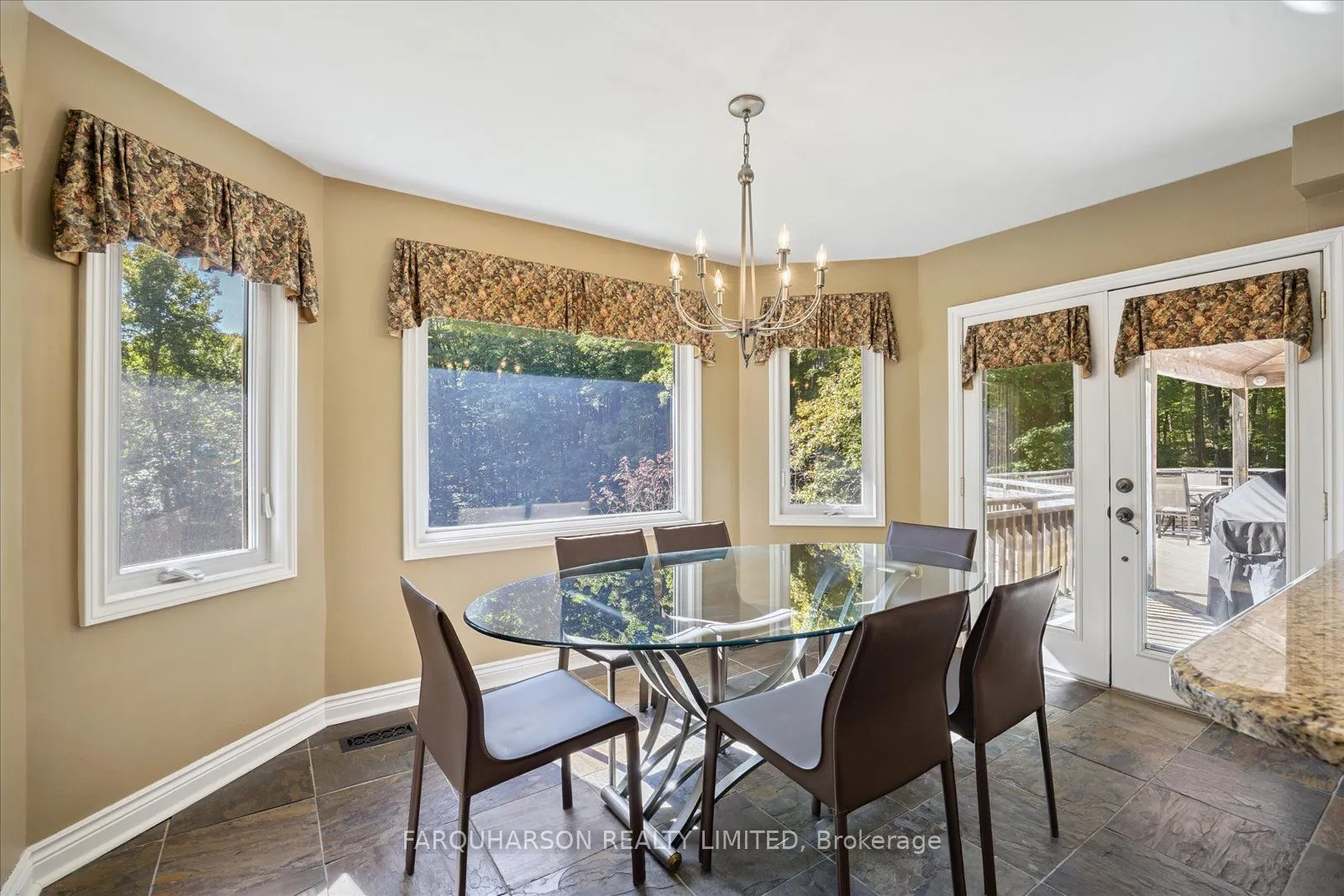 15 Skyridge Court