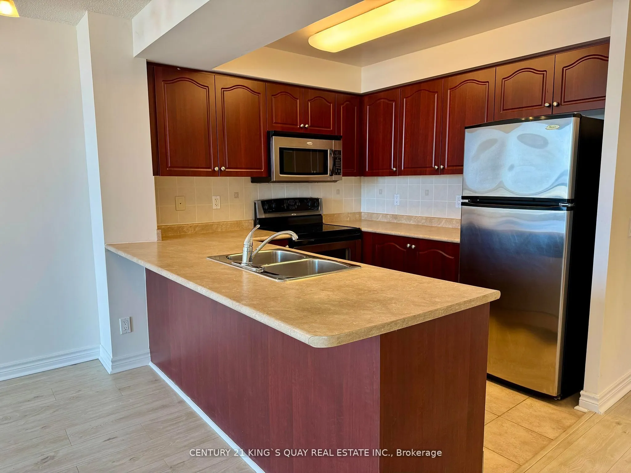 330 Red Maple Road, #1008
