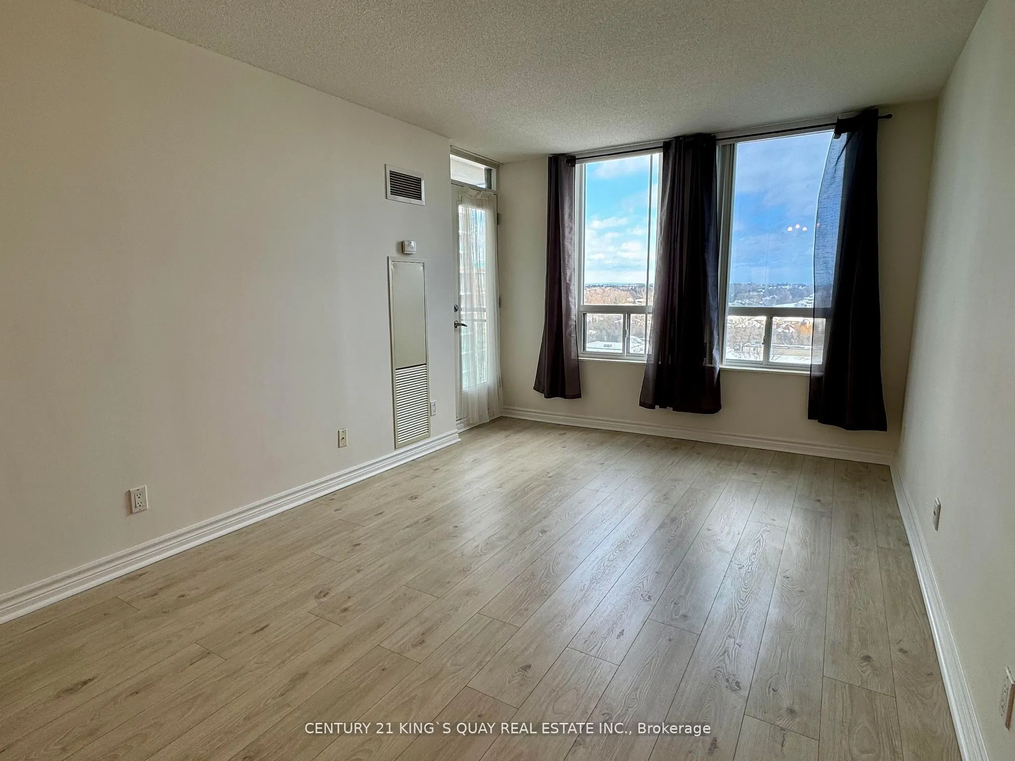 330 Red Maple Road, #1008