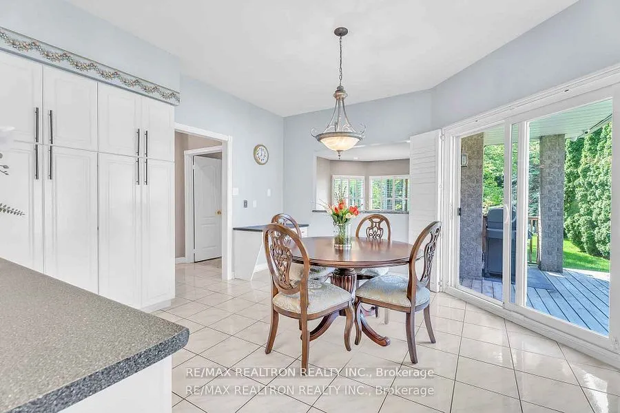 15 Treegrove Circle