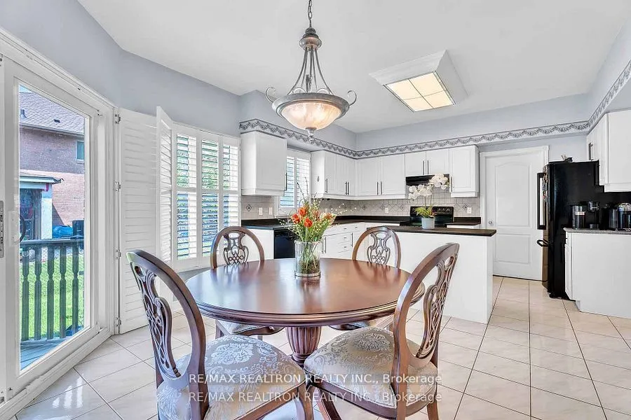 15 Treegrove Circle