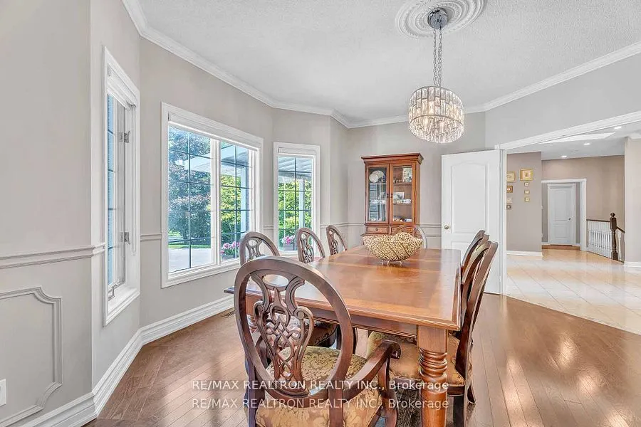 15 Treegrove Circle