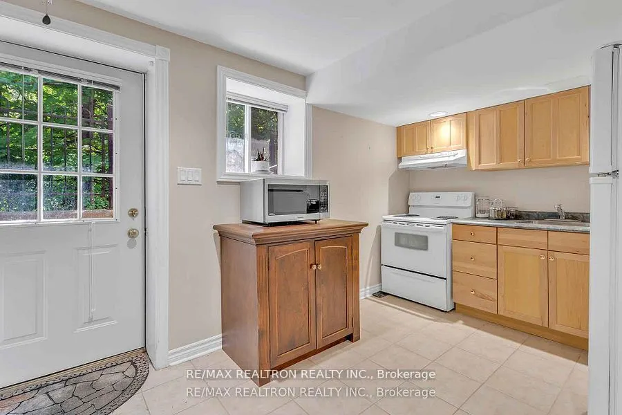 15 Treegrove Circle
