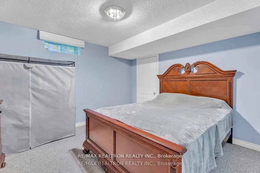 15 Treegrove Circle