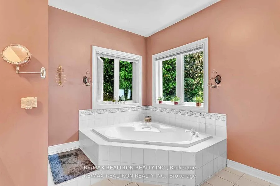 15 Treegrove Circle