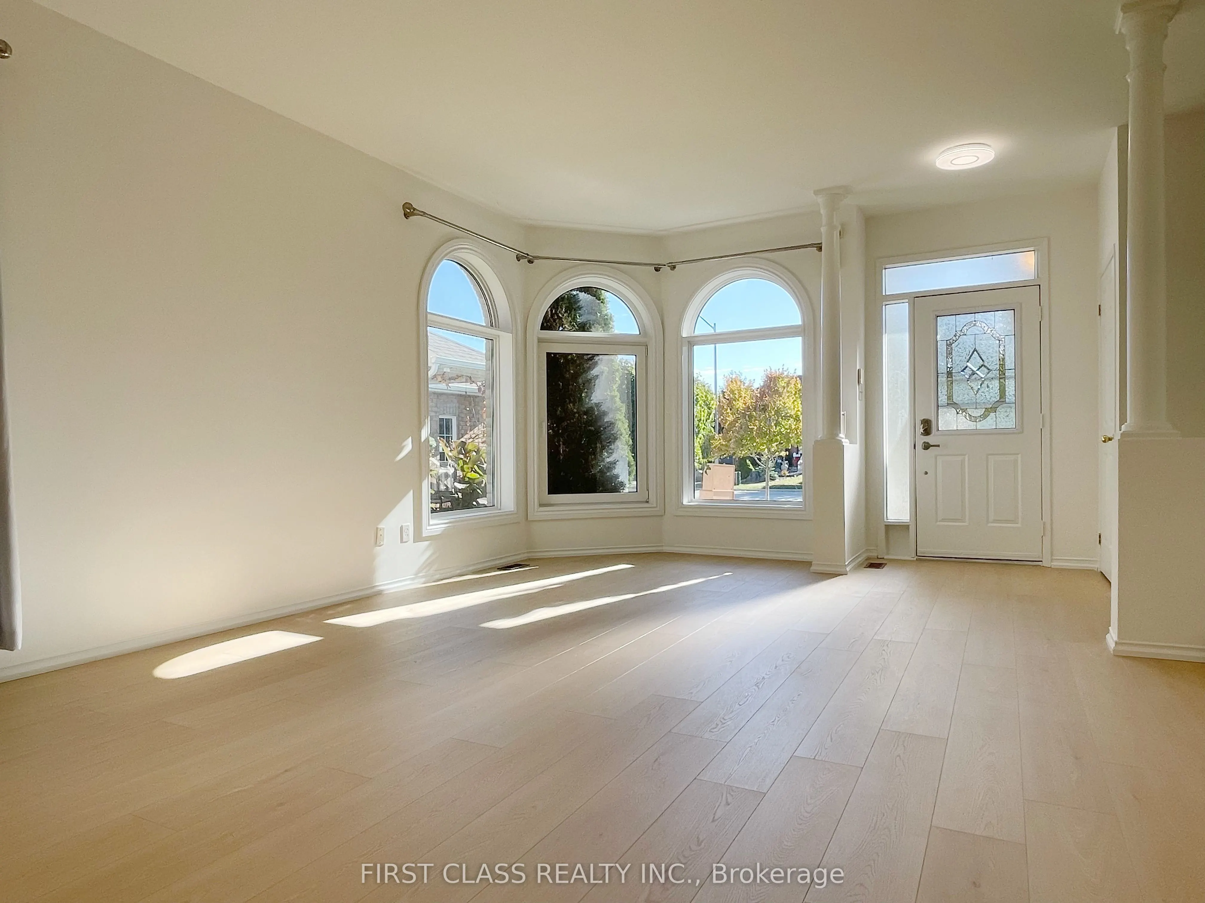 1905 Webster Boulevard