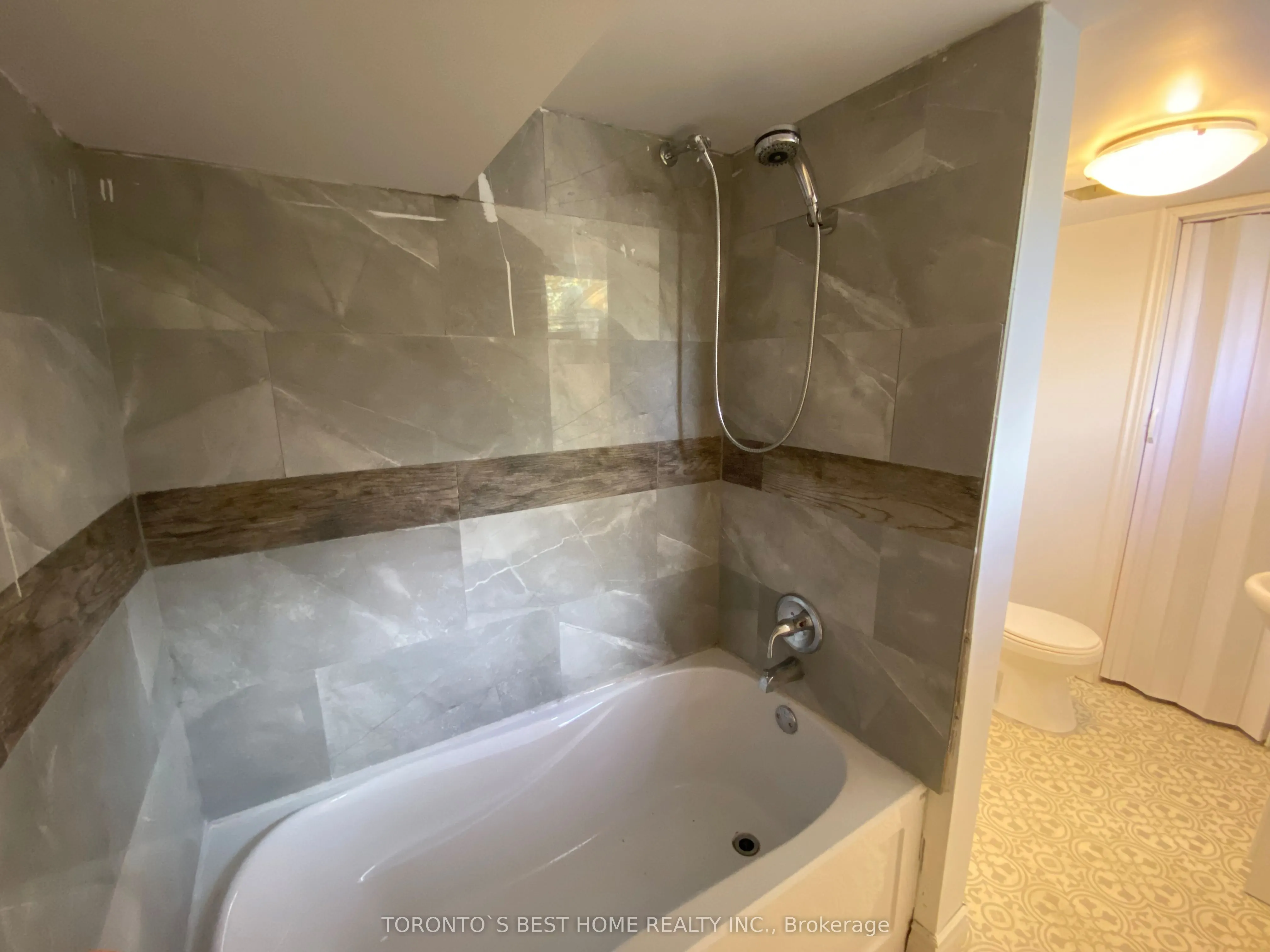 24 Stoddart Drive, #Lower
