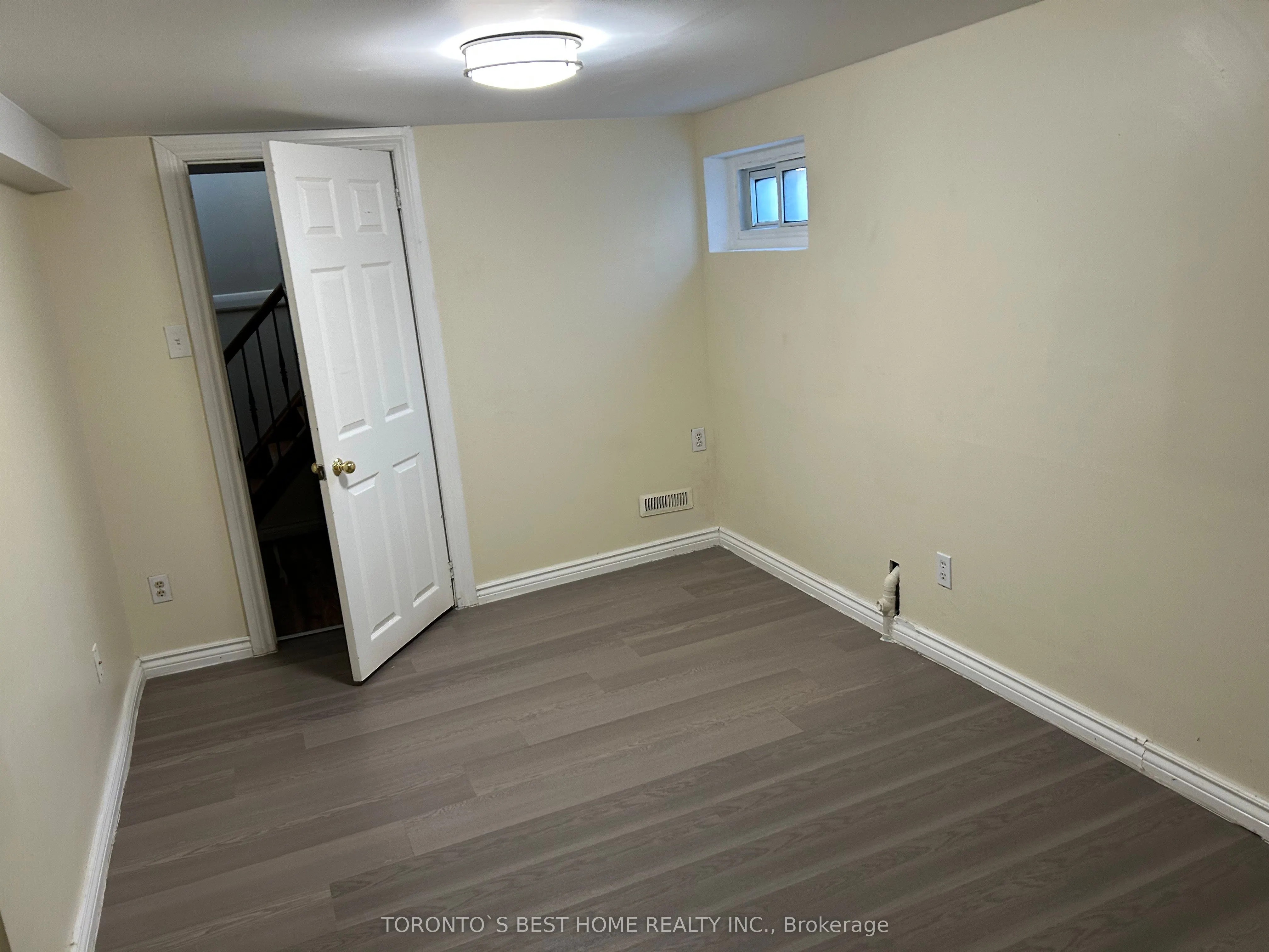 24 Stoddart Drive, #Lower