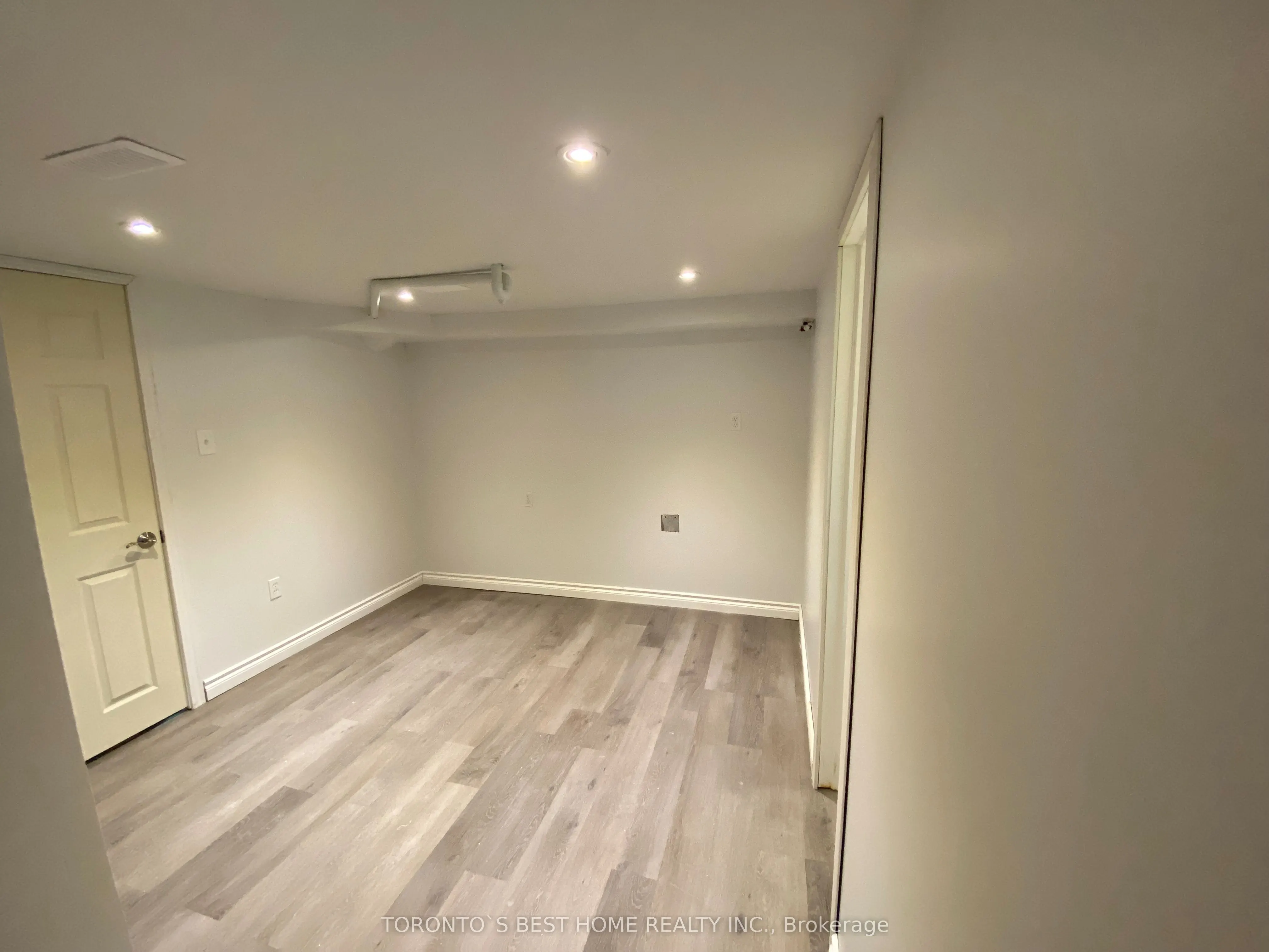 24 Stoddart Drive, #Lower