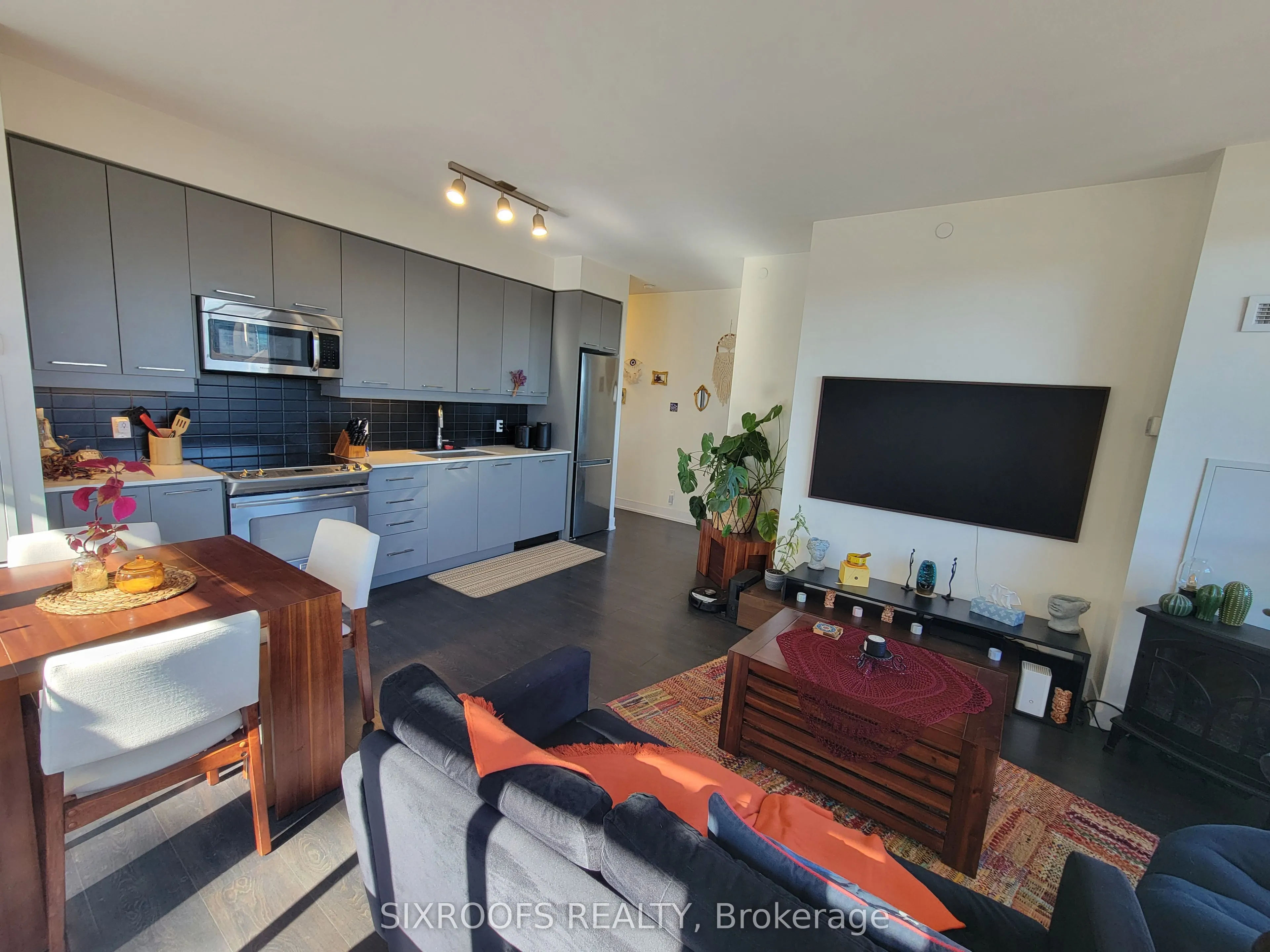 9471 Yonge Street, #535