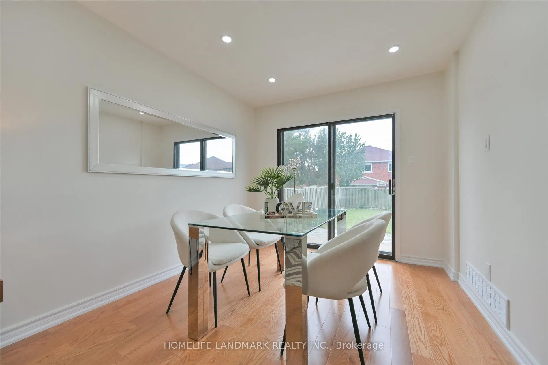 208 Woodhall Road