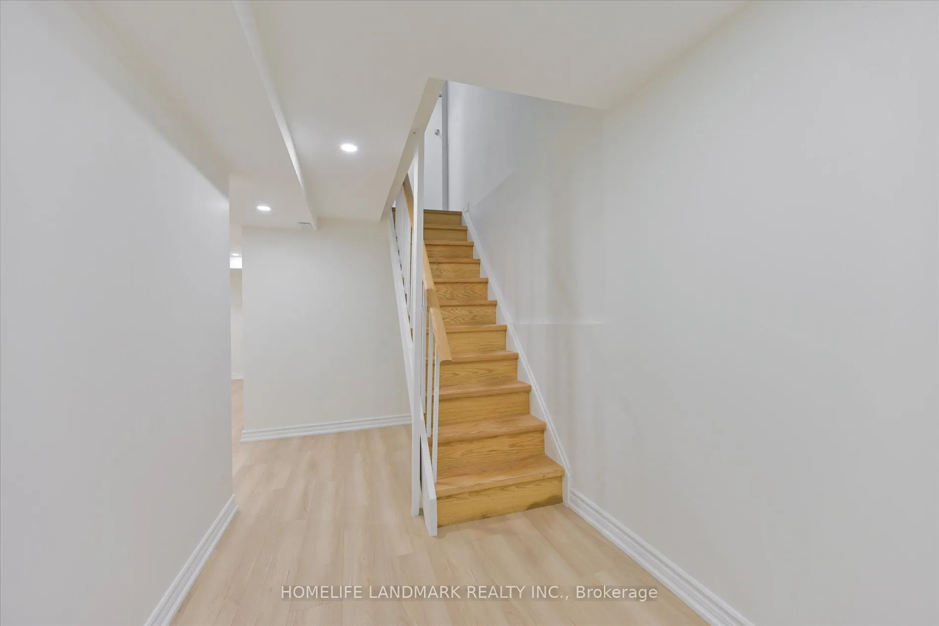 208 Woodhall Road