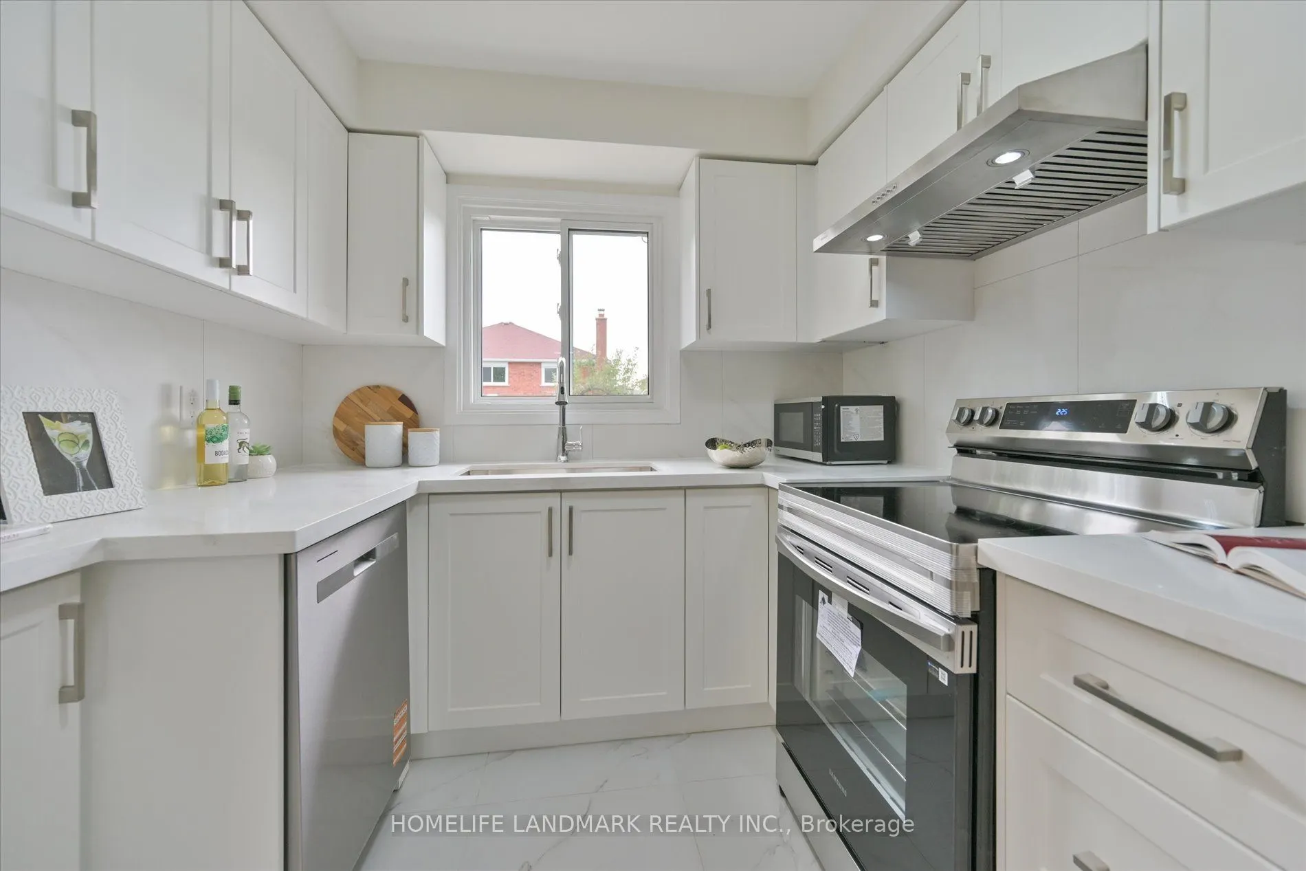 208 Woodhall Road