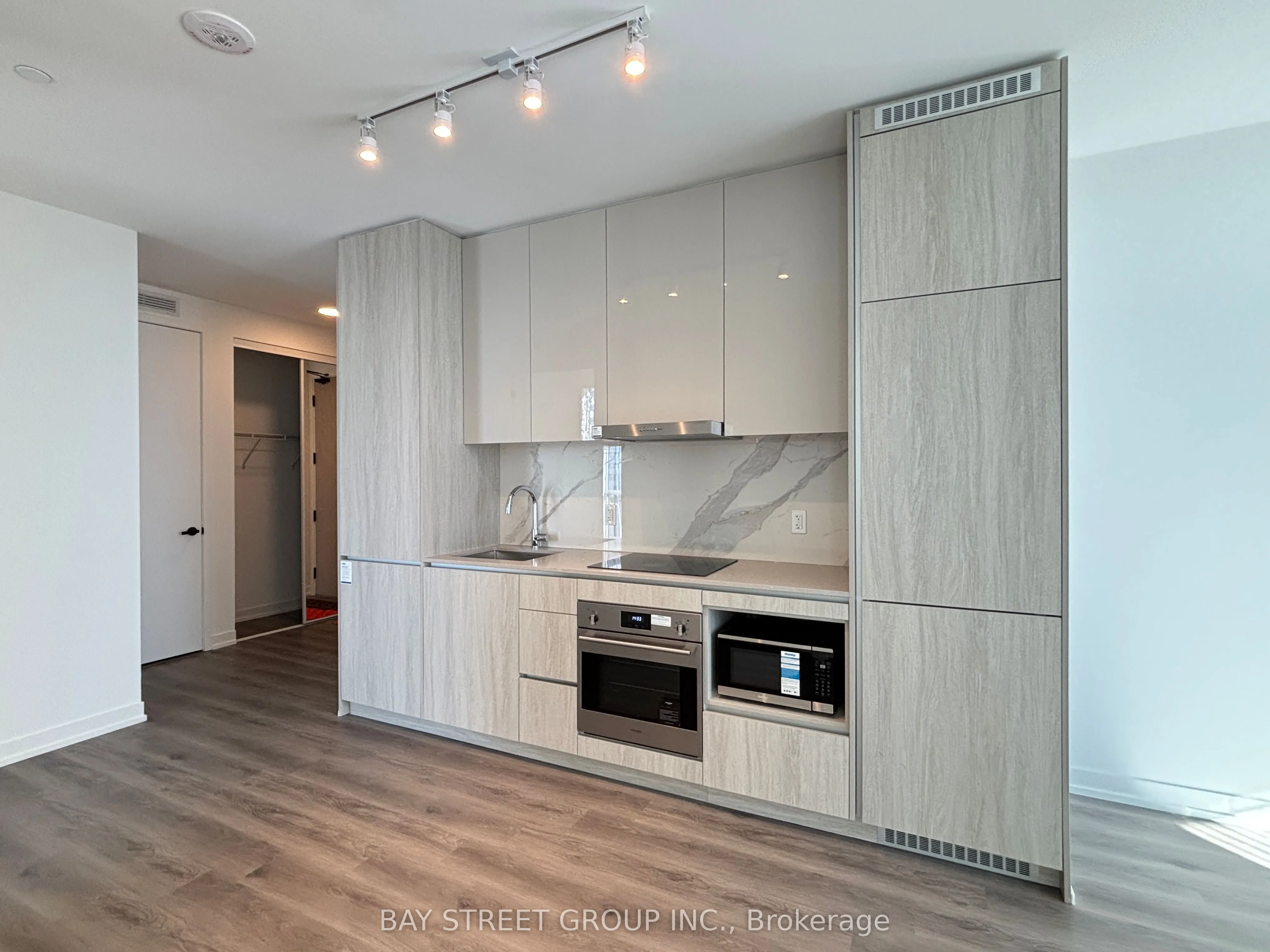28 Interchange Way, #4612