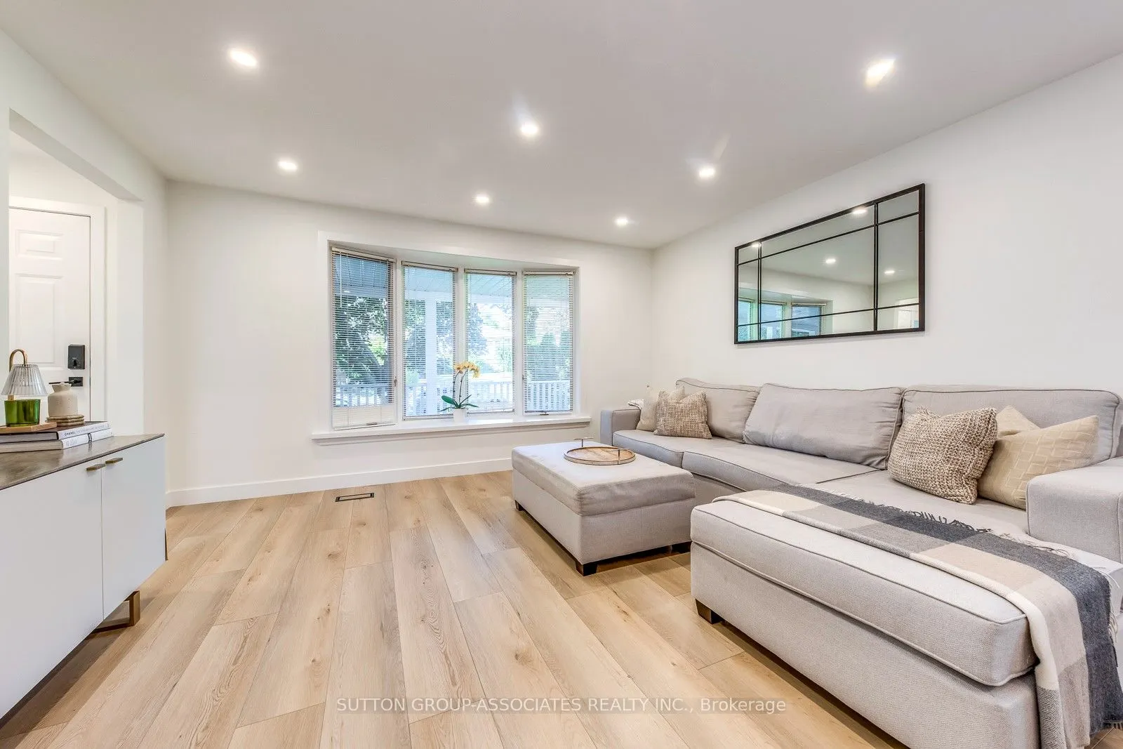 1 Laurentide Avenue