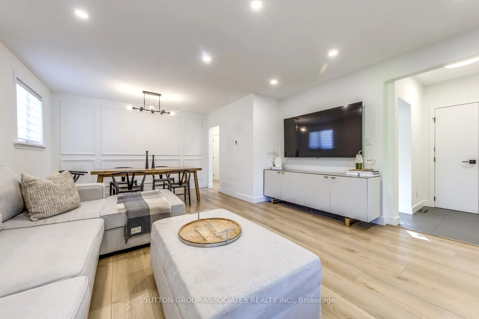 1 Laurentide Avenue