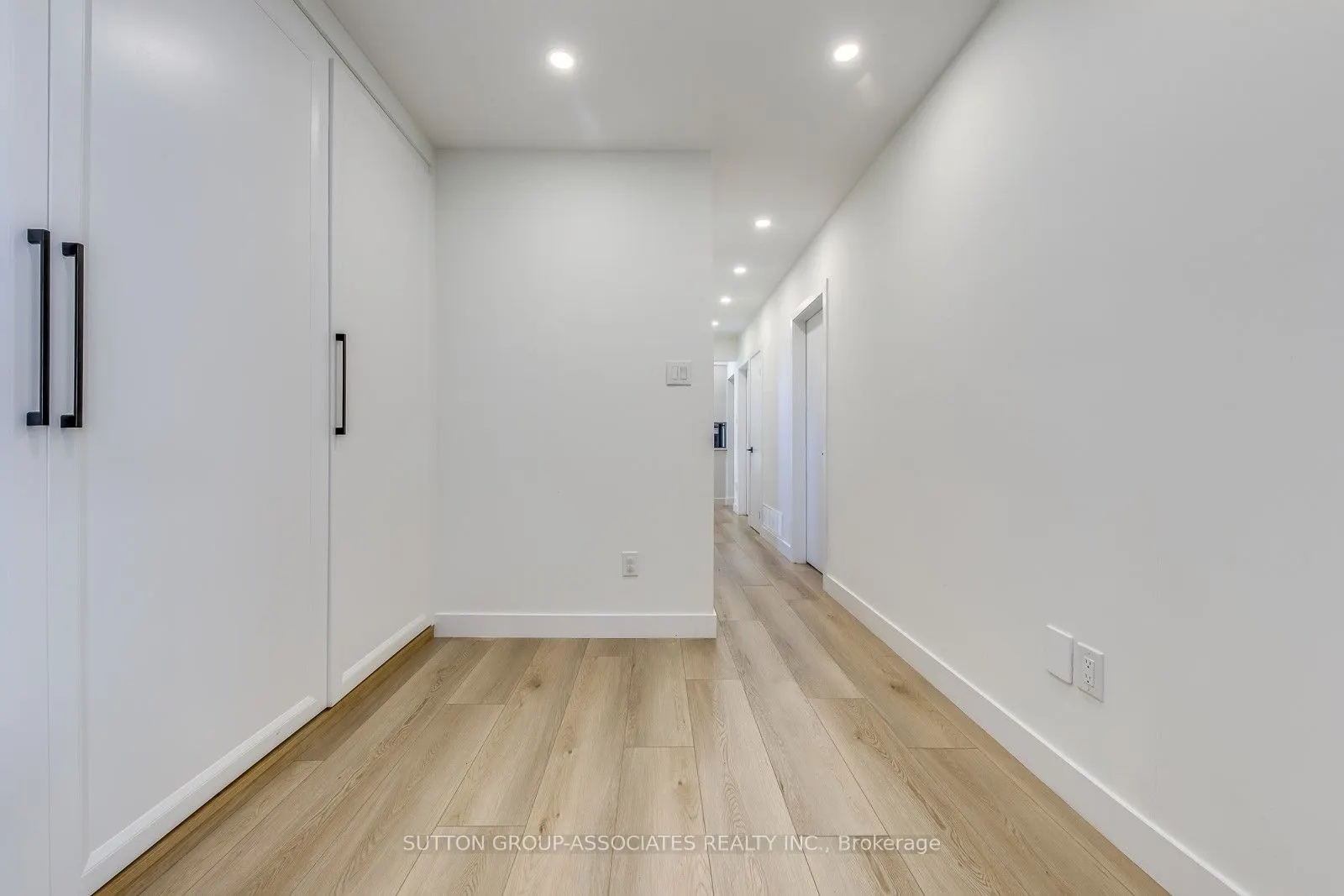 1 Laurentide Avenue