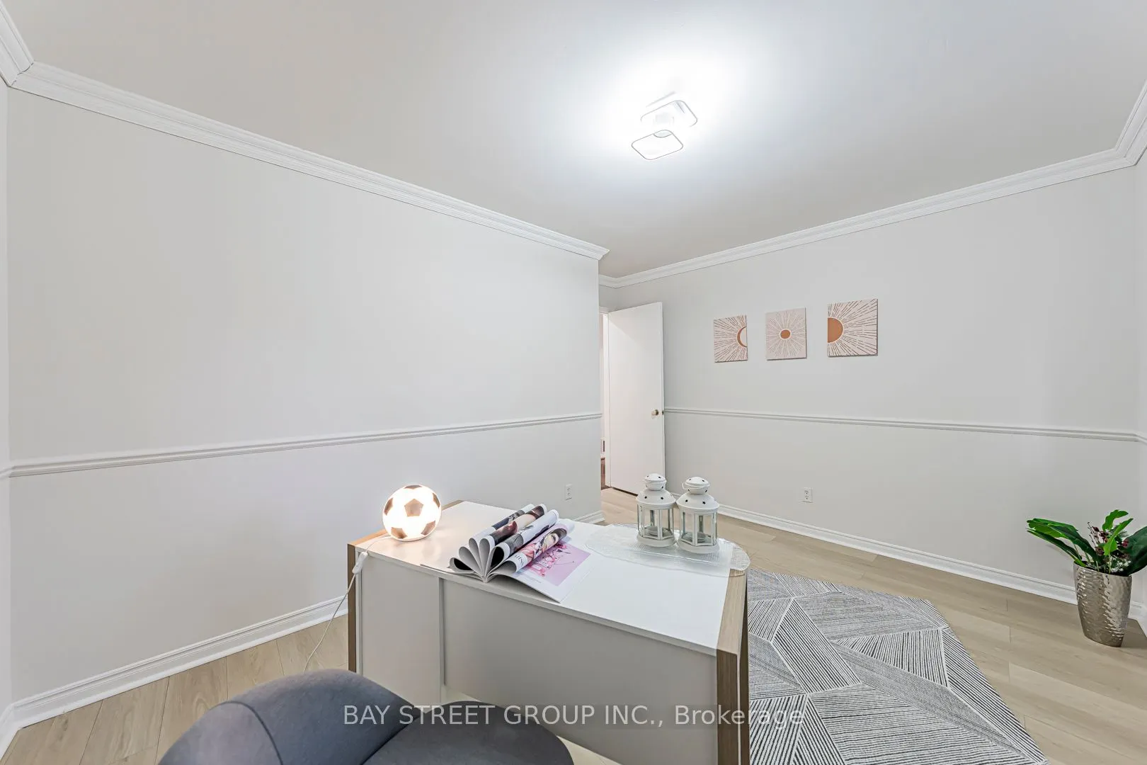 4 Sir Brandiles Place