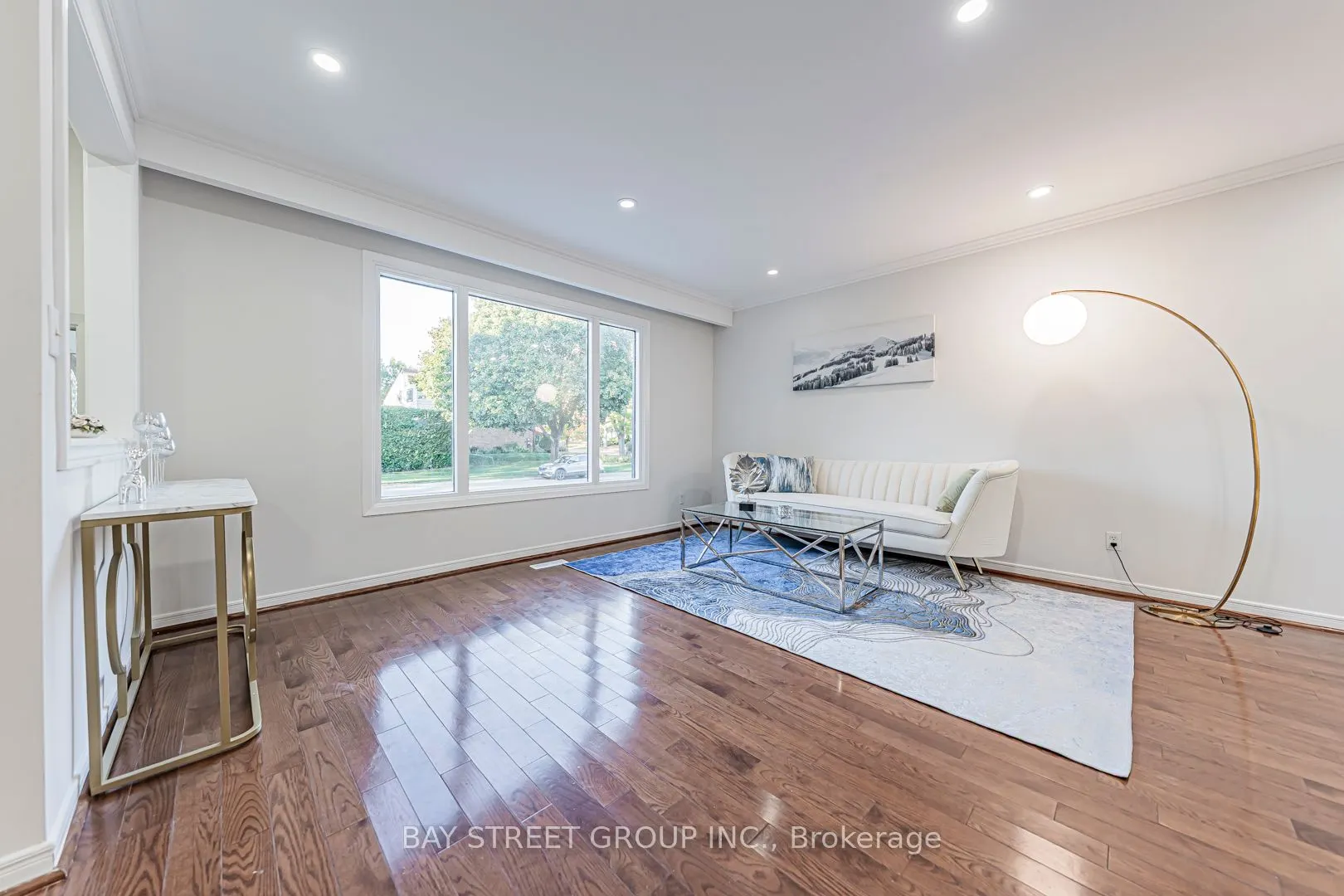 4 Sir Brandiles Place