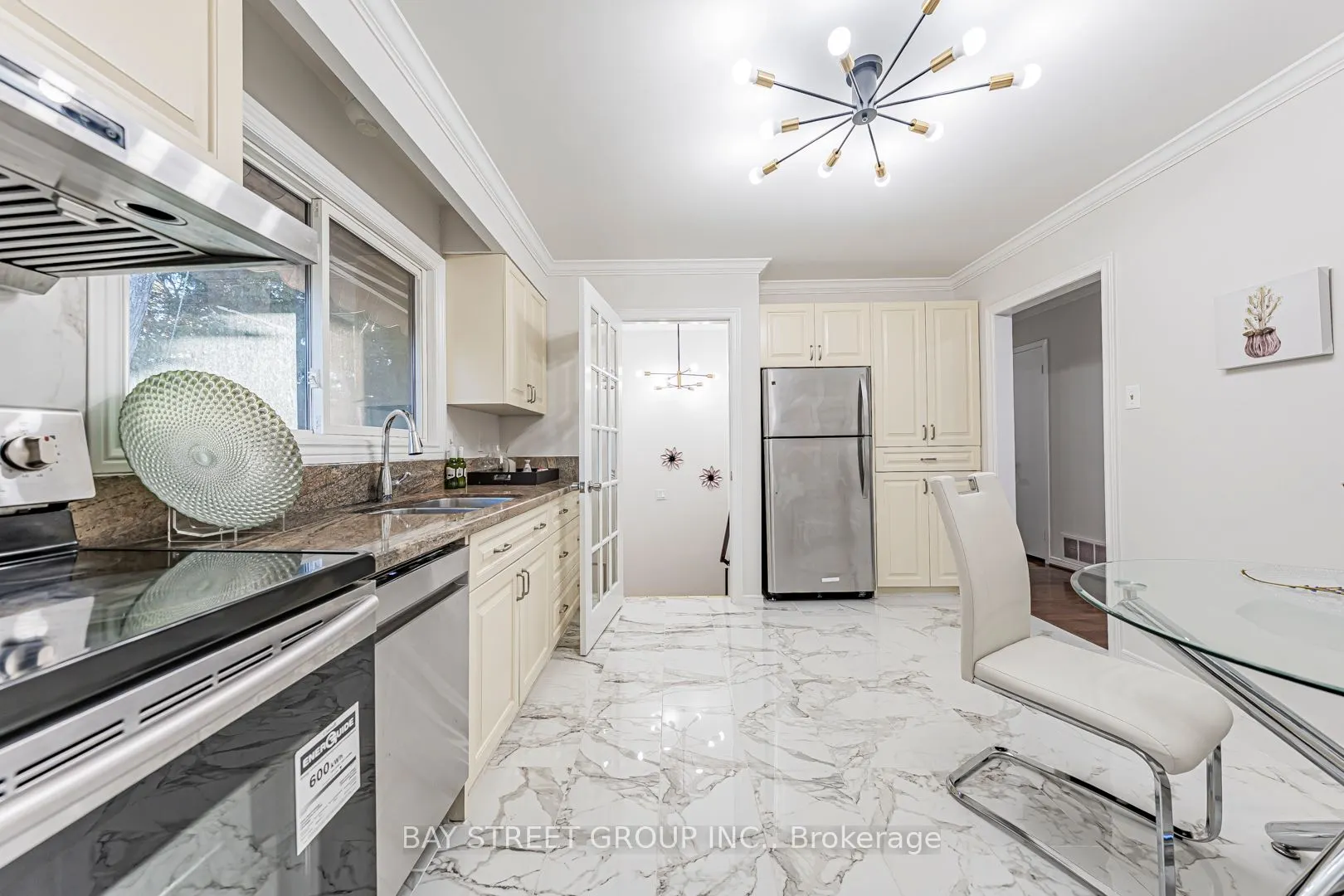 4 Sir Brandiles Place