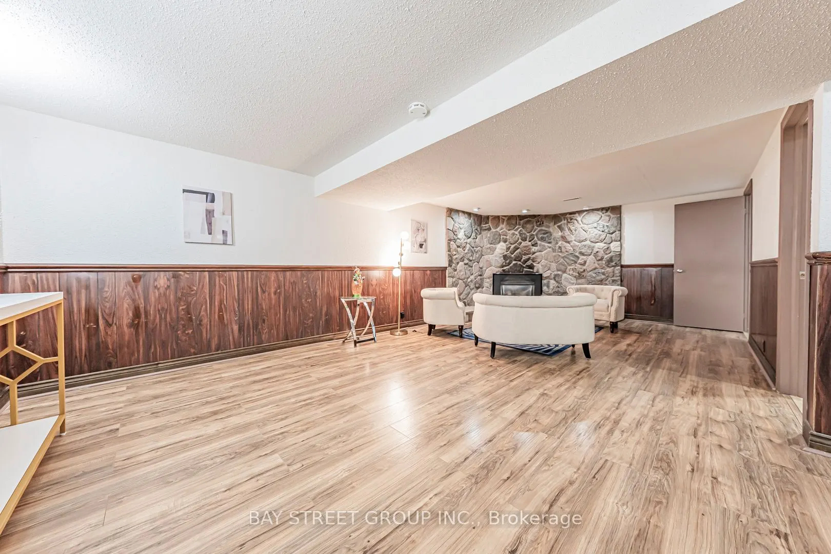 4 Sir Brandiles Place