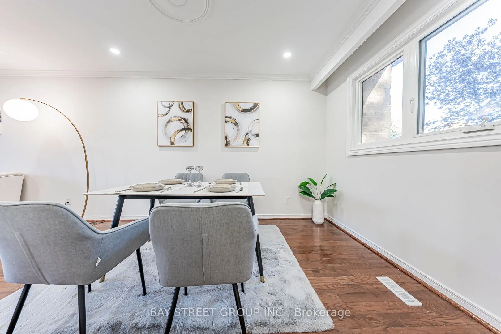 4 Sir Brandiles Place