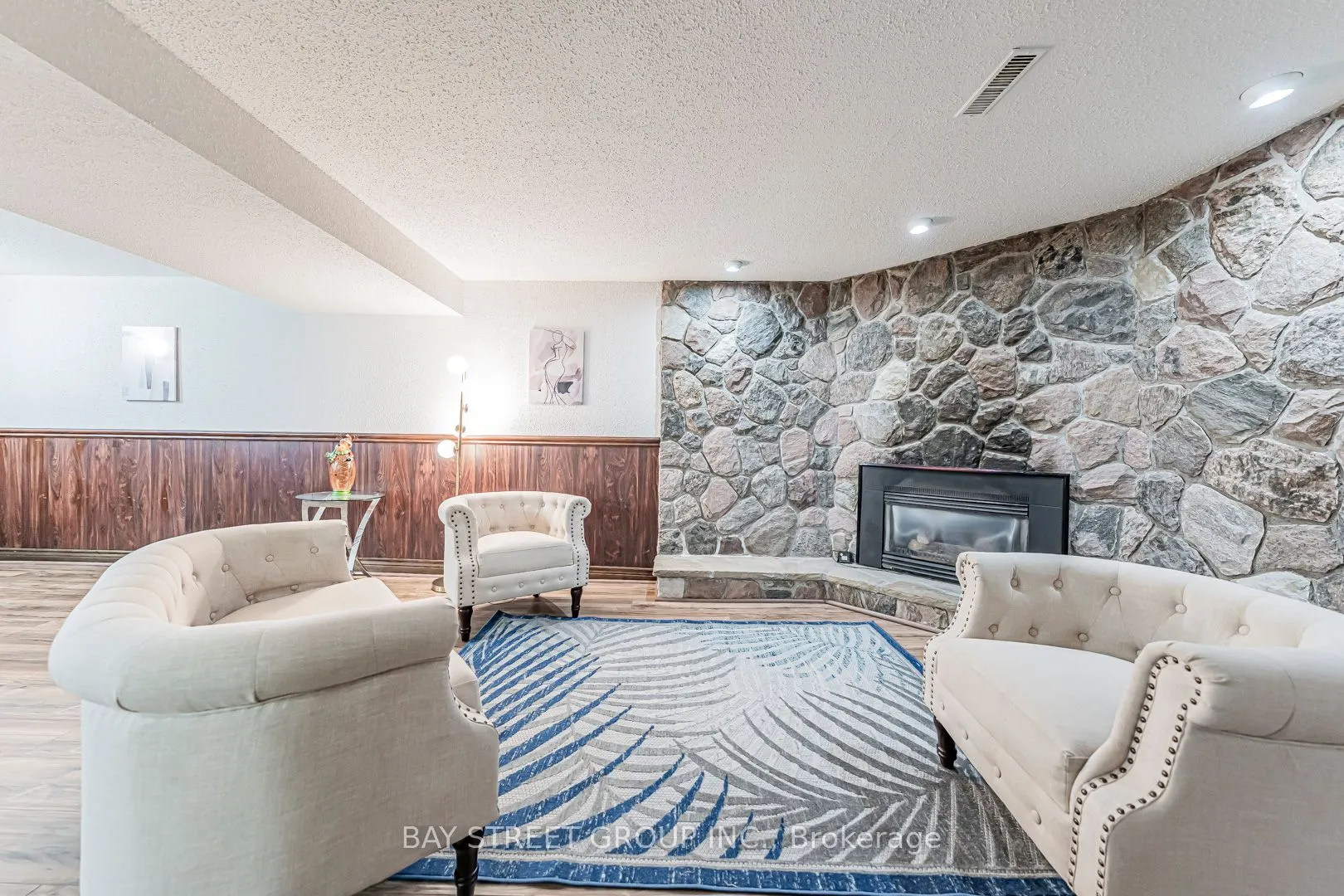 4 Sir Brandiles Place