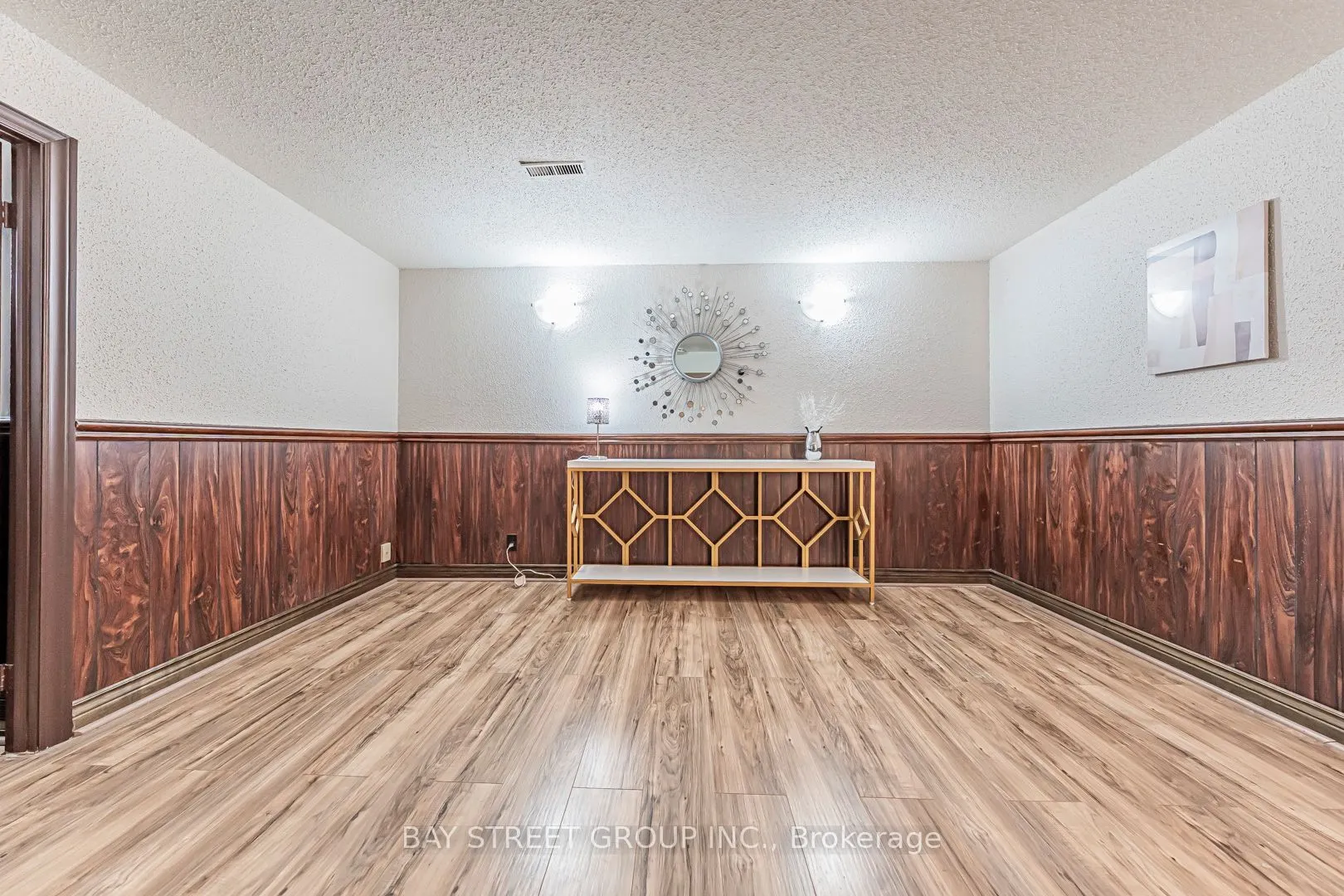 4 Sir Brandiles Place