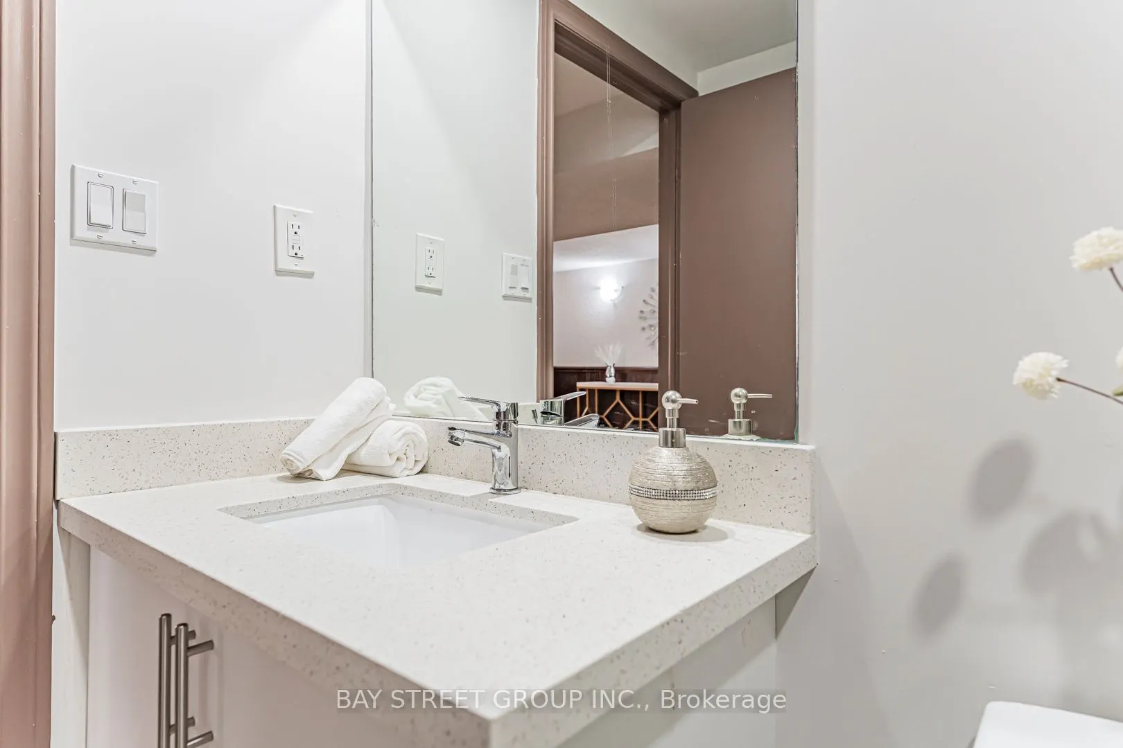 4 Sir Brandiles Place