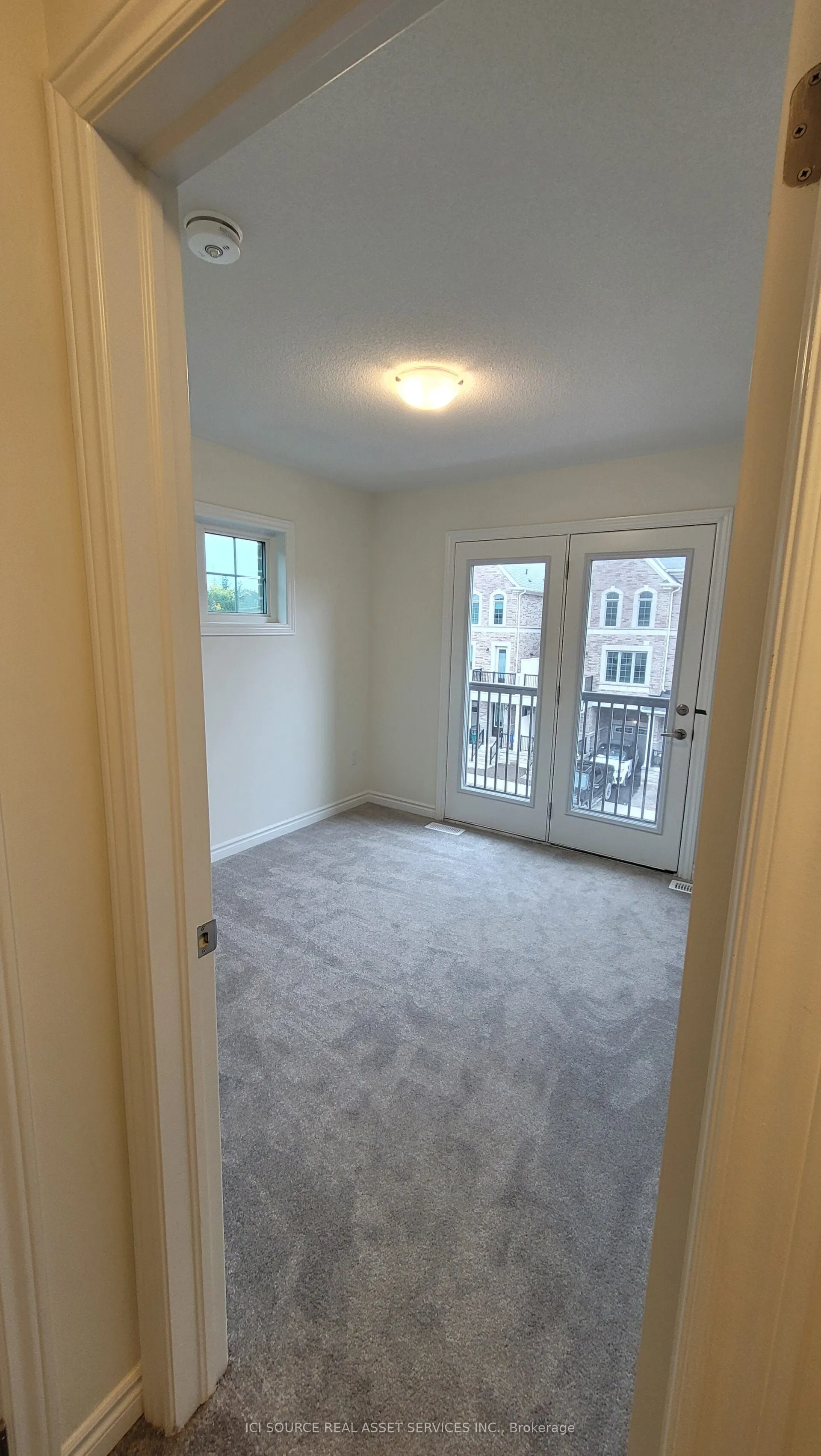 31 Thomas Frisby Jr Crescent
