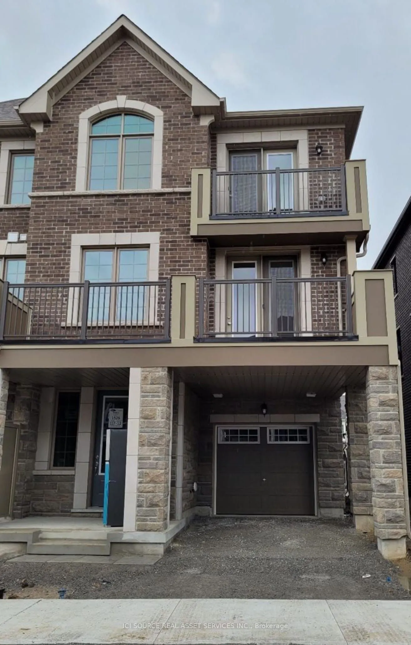 31 Thomas Frisby Jr Crescent