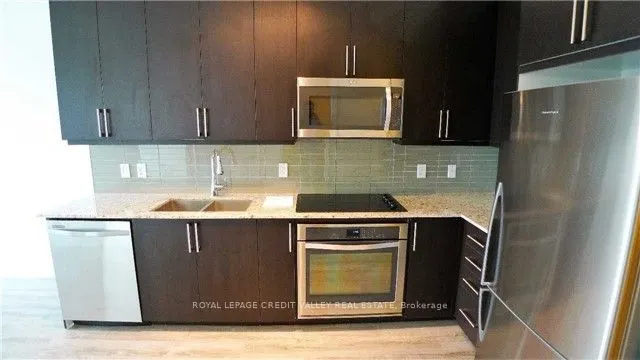 9608 Yonge Street, #901