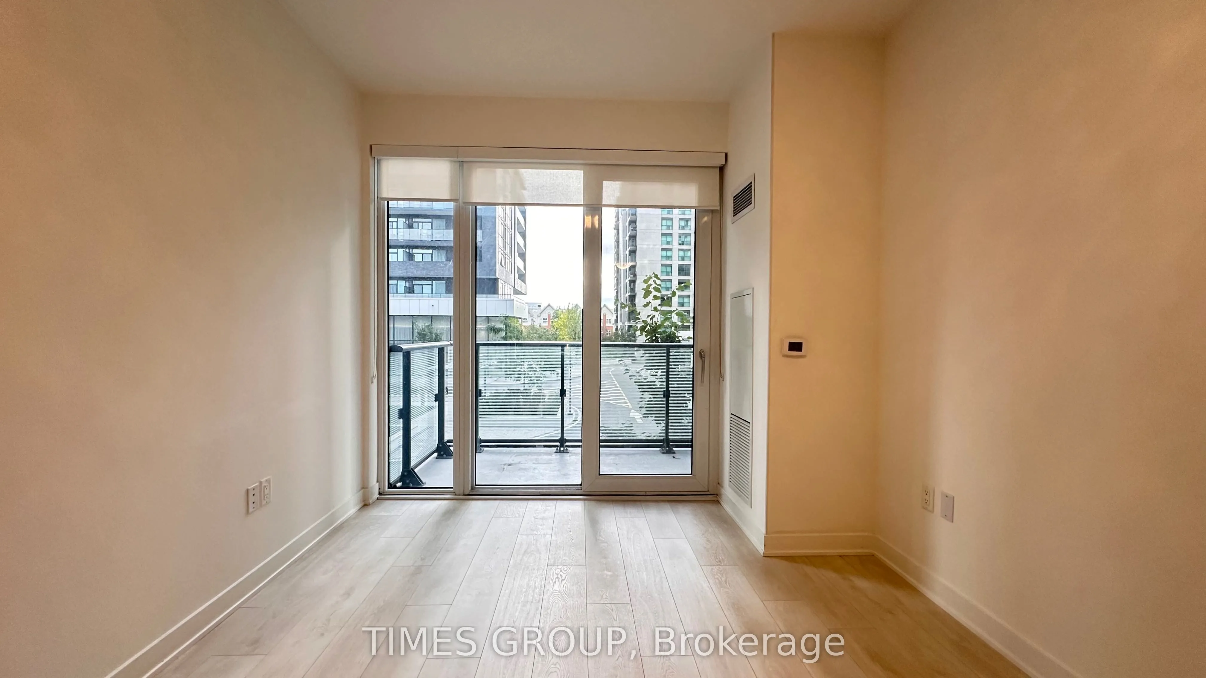 95 Oneida Crescent, #201