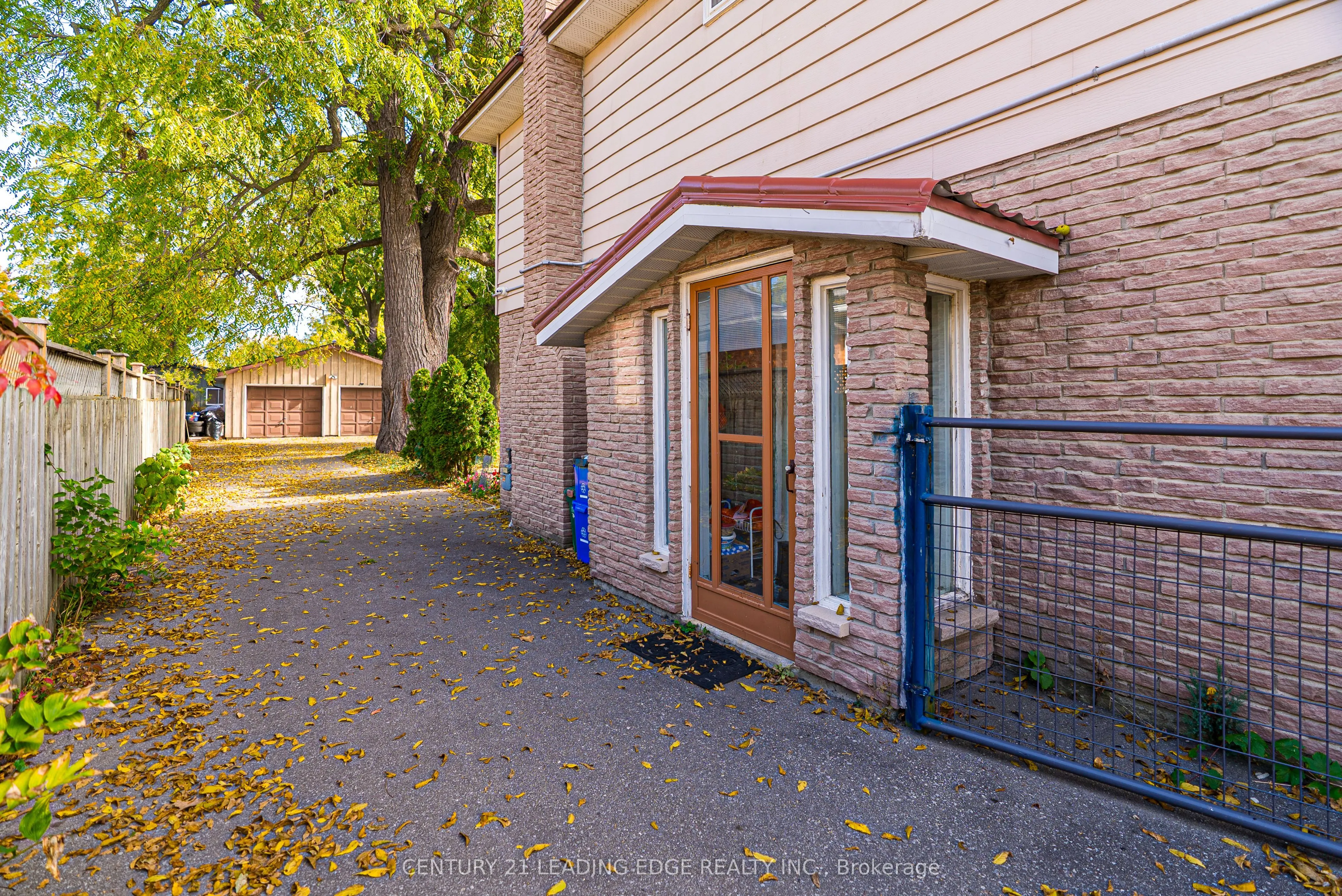 55 Lake Drive N
