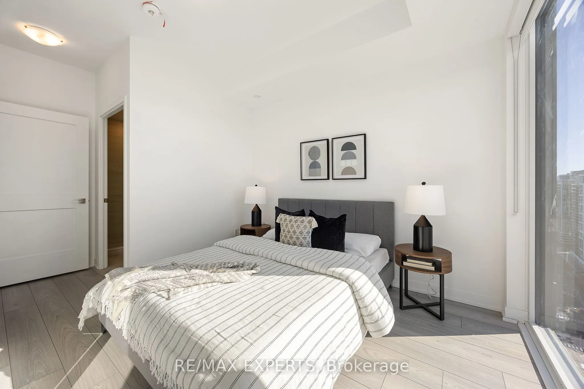 10 Abeja Street, #2521