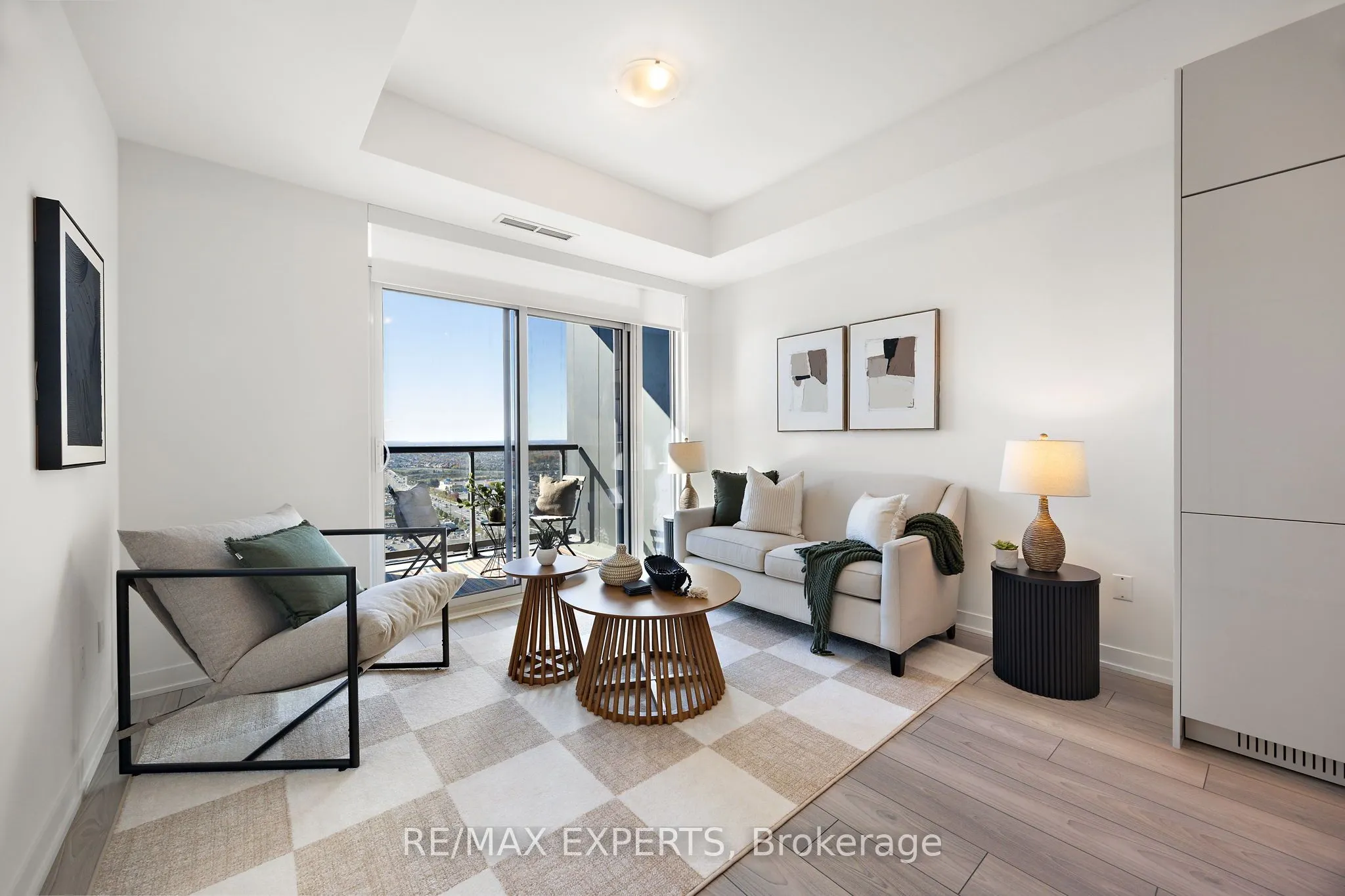 10 Abeja Street, #2521