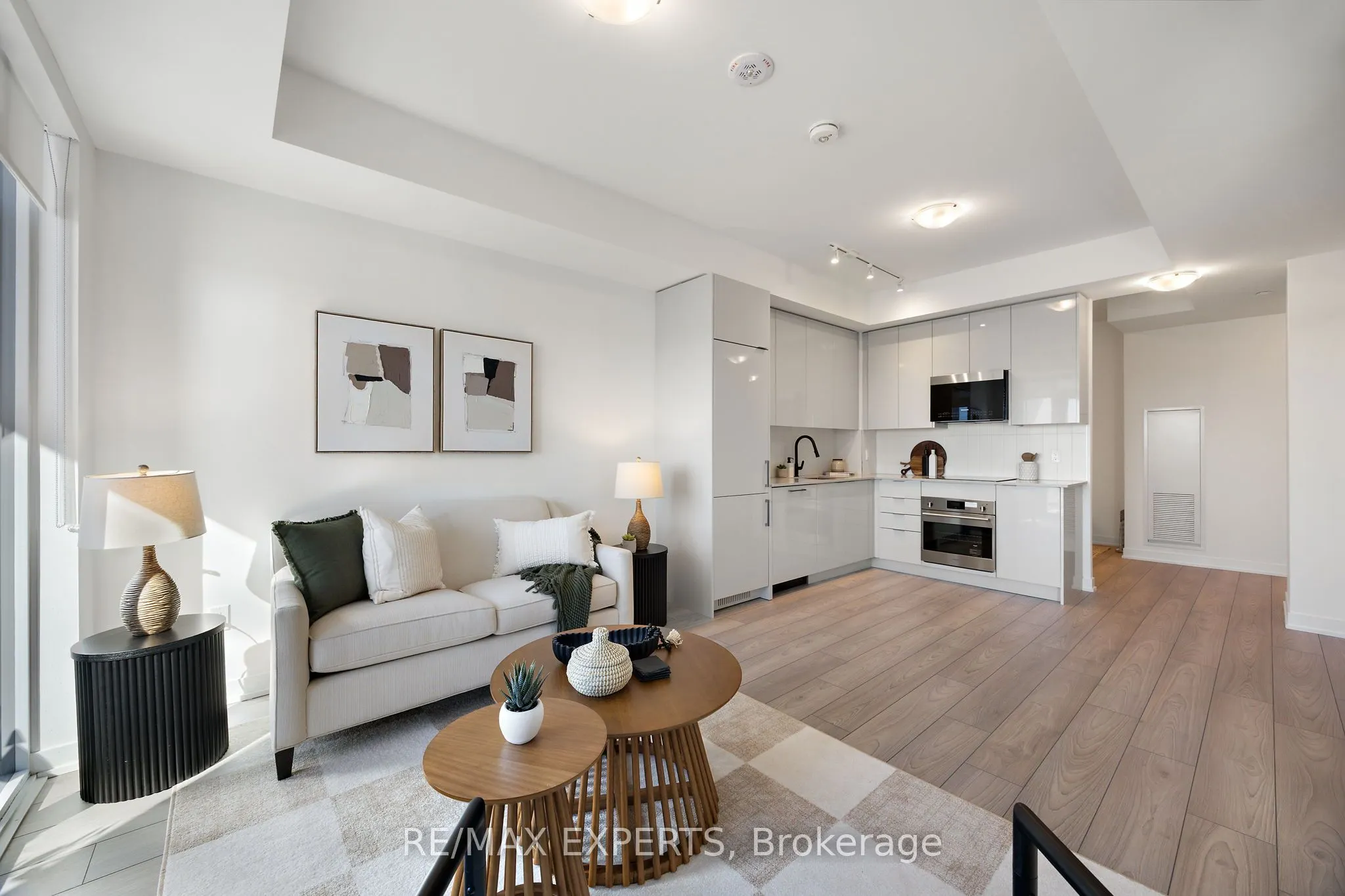10 Abeja Street, #2521