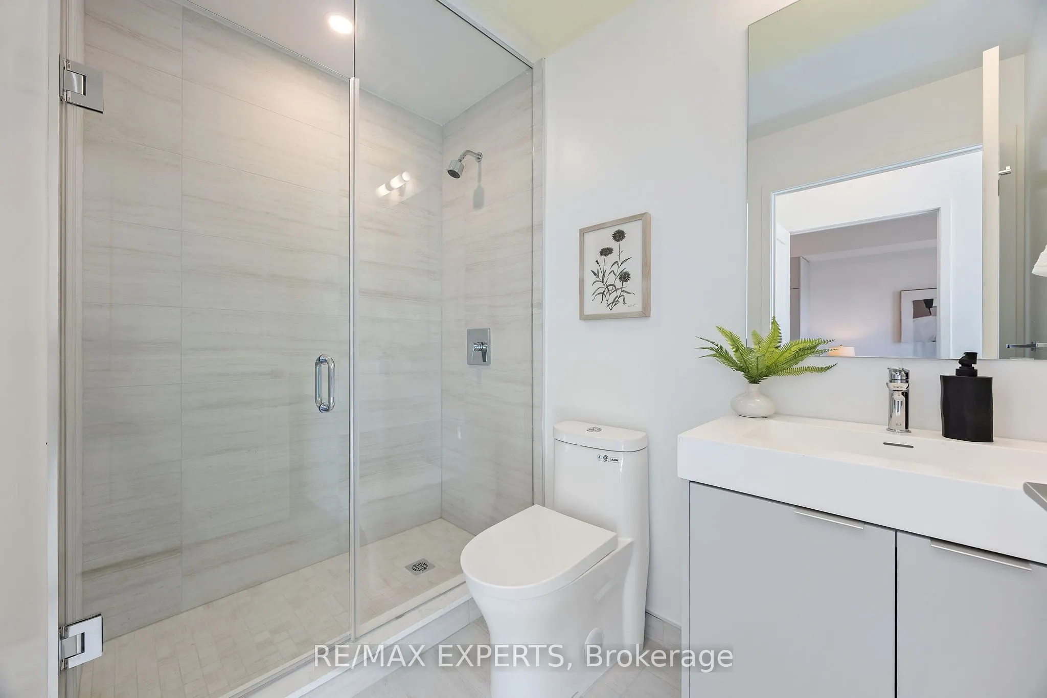 10 Abeja Street, #2521