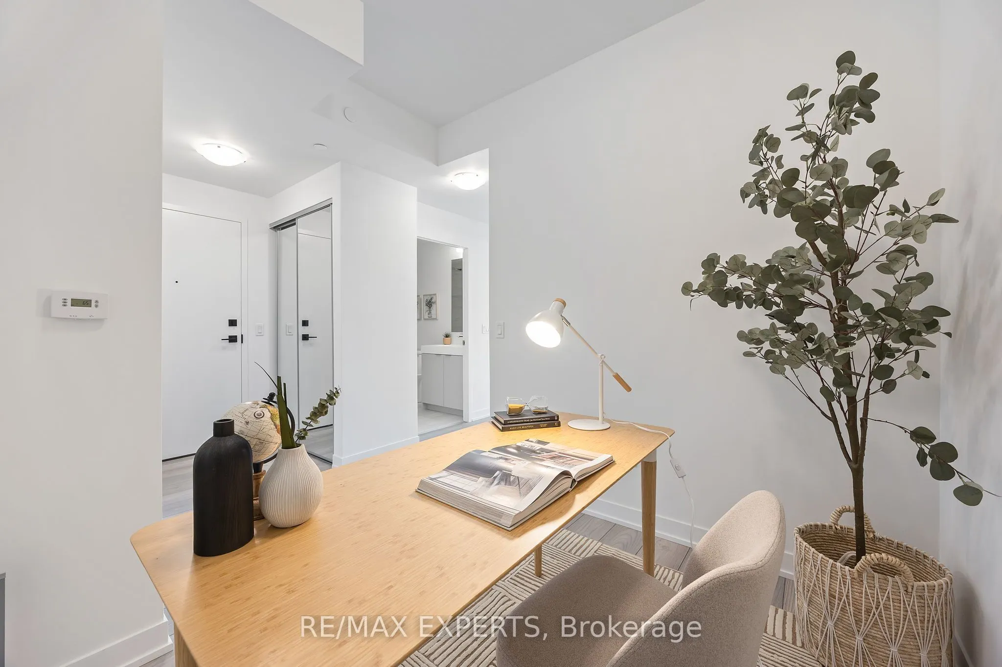 10 Abeja Street, #2521
