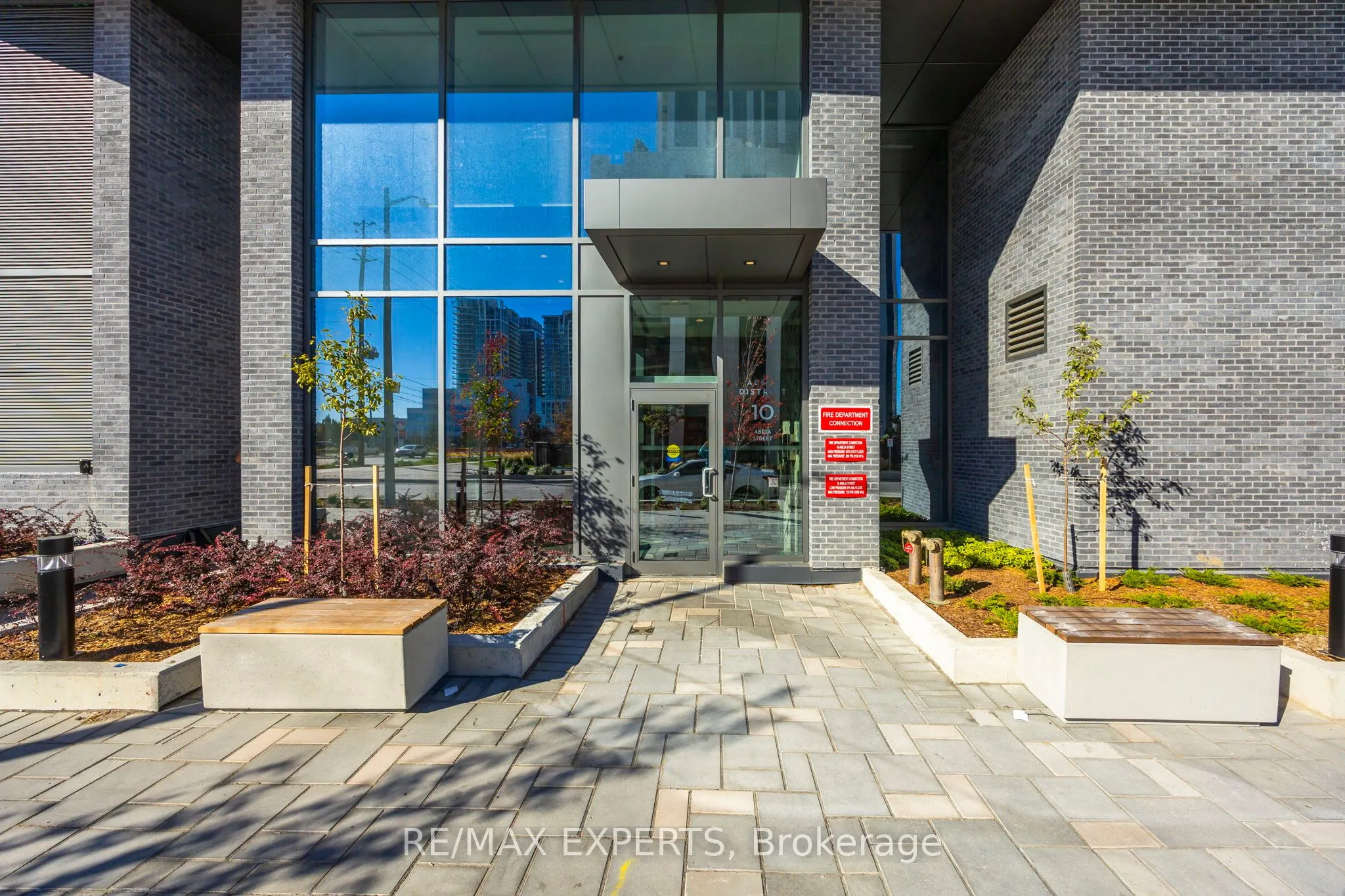 10 Abeja Street, #2521